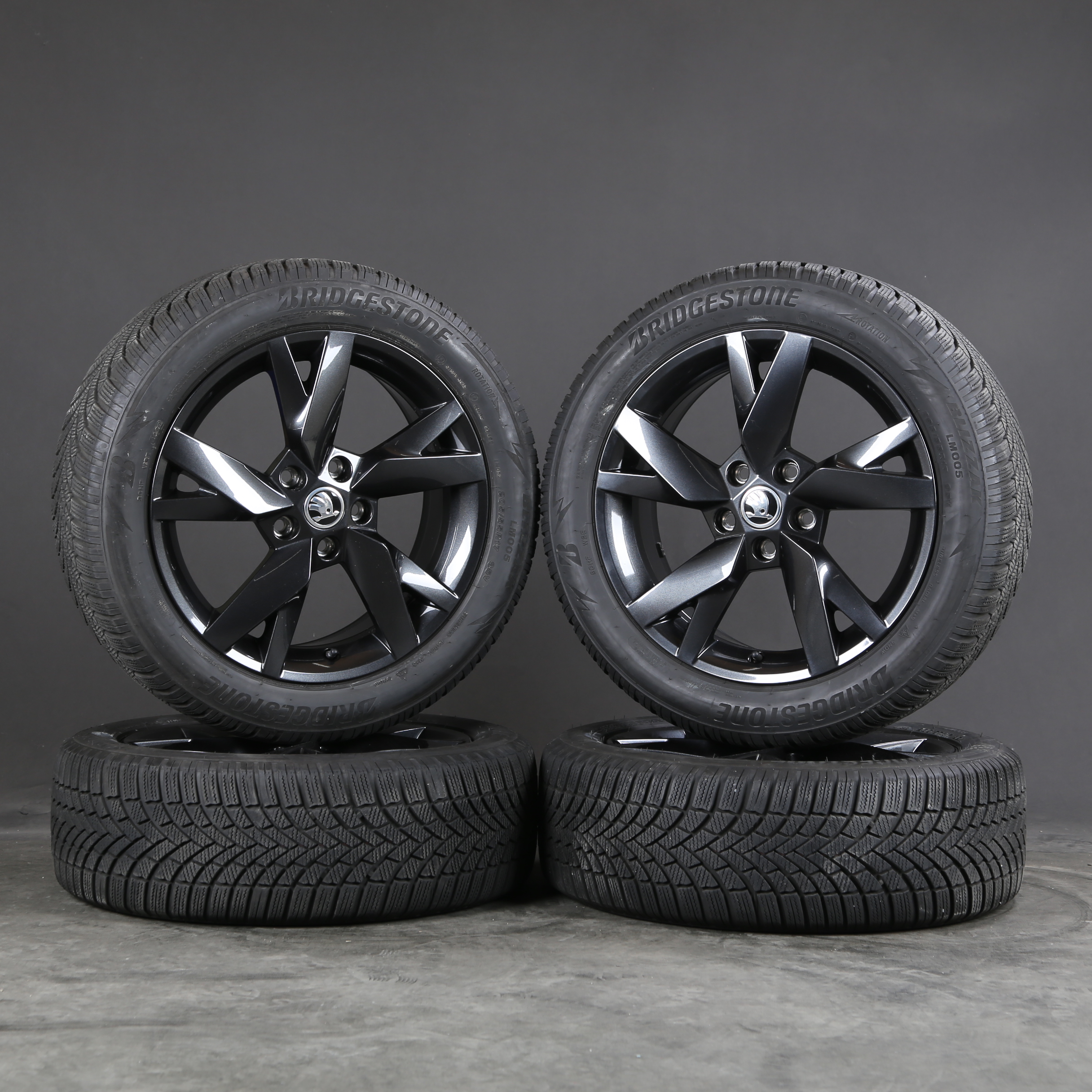 17 pouces roues d'hiver d'origine Skoda Octavia IV NX Lyra 5E3601025AE pneus d'hiver