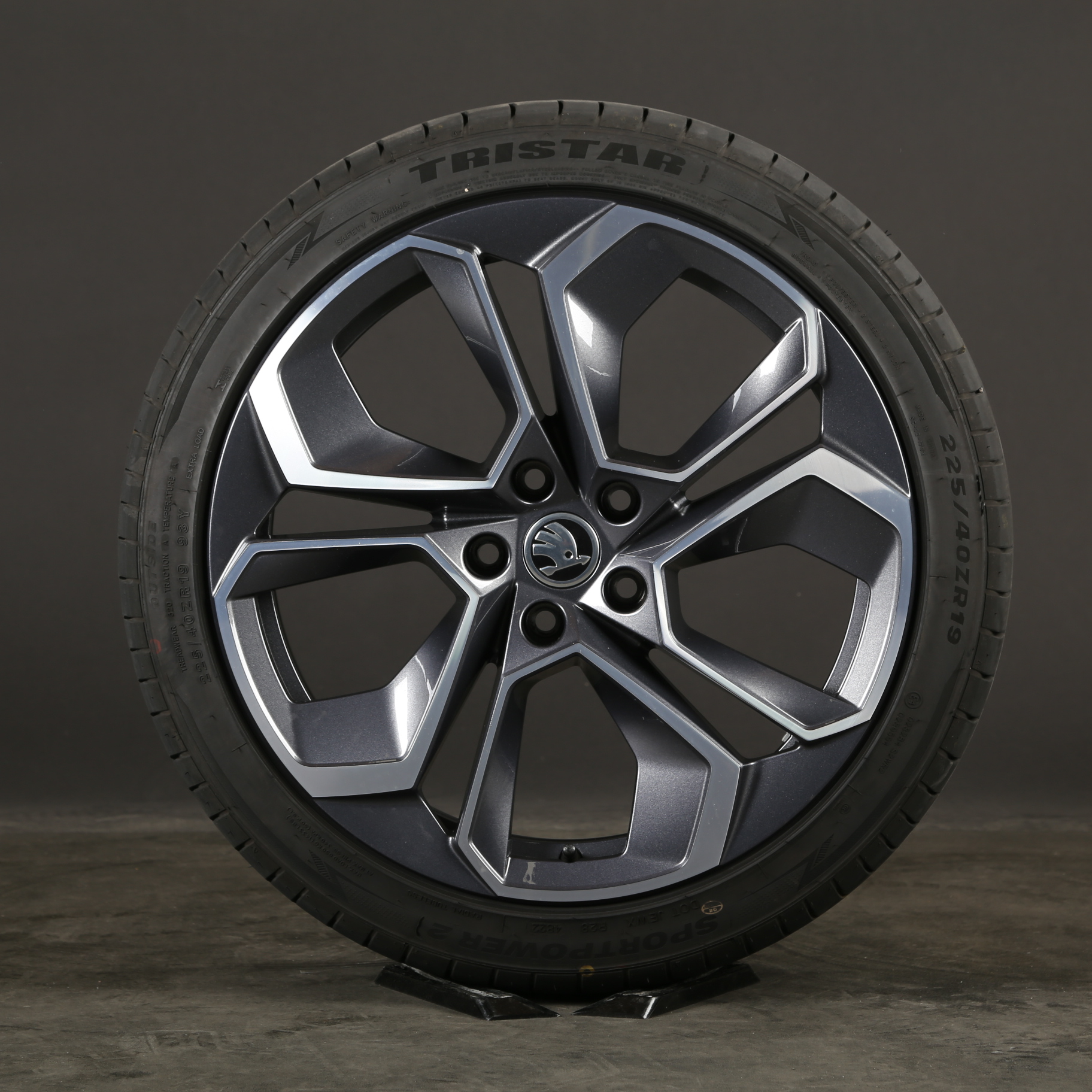 19-inch original Skoda Octavia IV NX 5E3601025S Altair summer tires