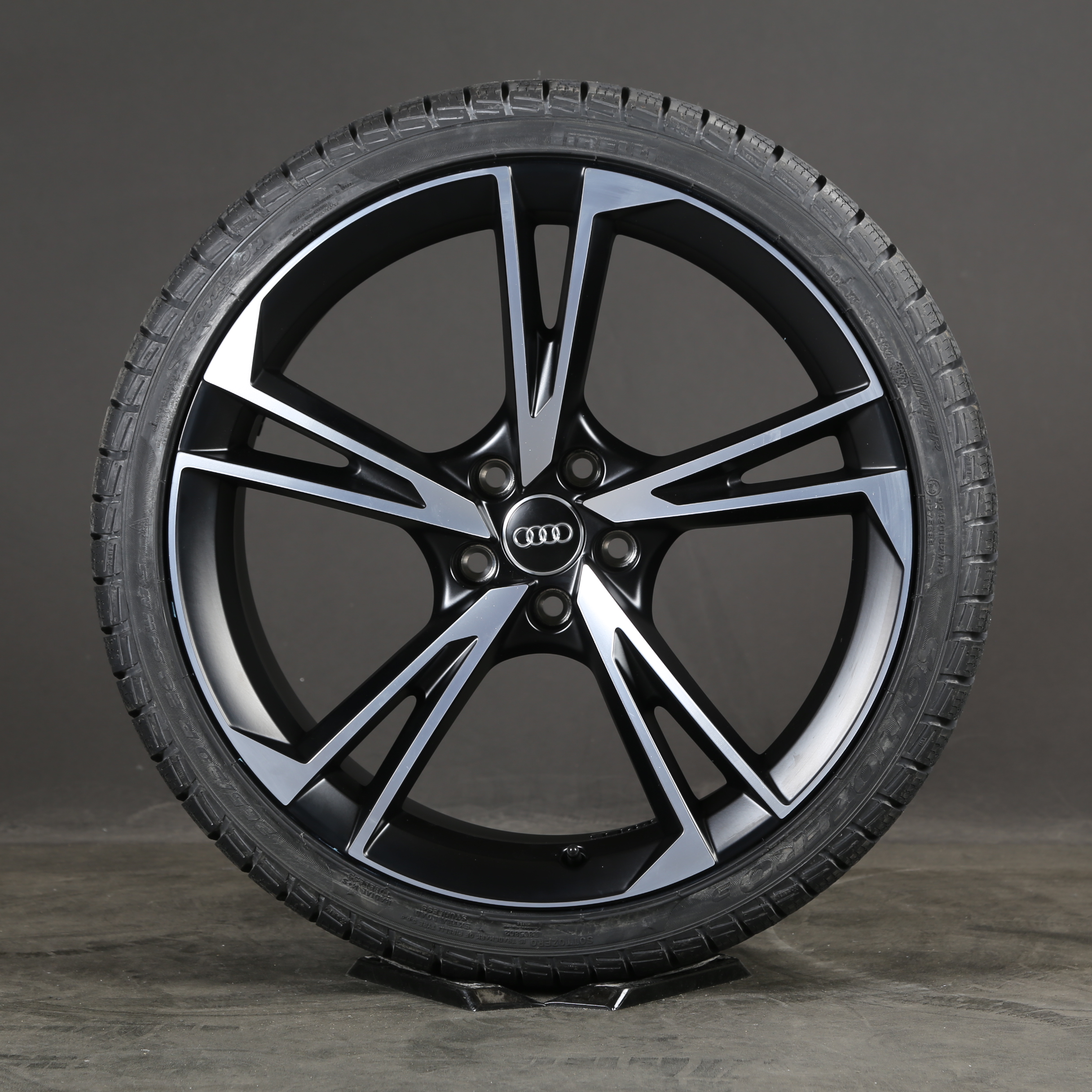 20 pouces roues d'hiver d'origine Audi A5 S5 F5 8W B9 Falx Design pneus d'hiver