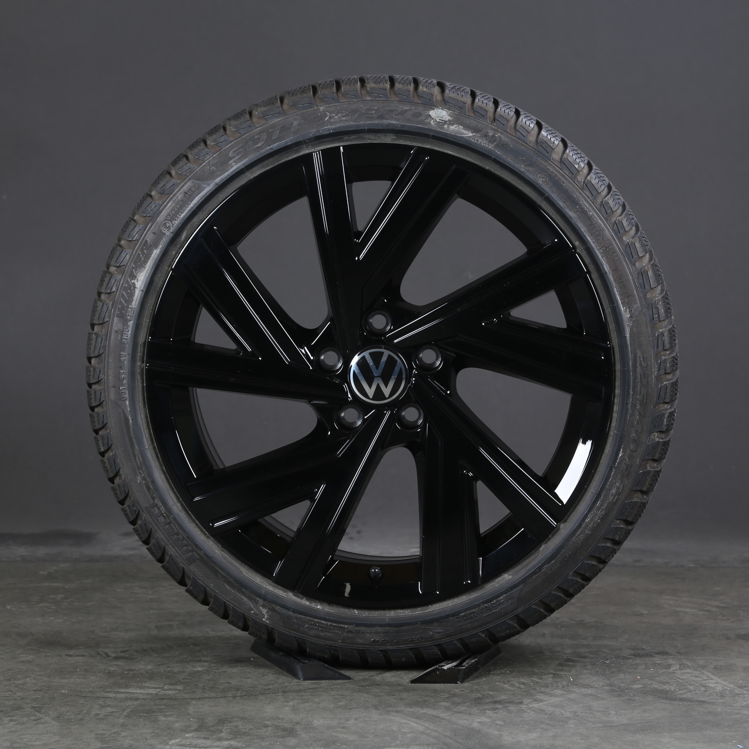 18 pouces roues d'hiver d'origine VW Golf 8 VIII Bergamo 5H0601025AE pneus d'hiver