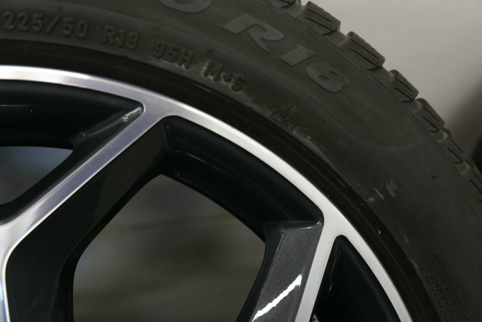 BMW X1 U11 18-inch M rims 570 + Winter tires Pirelli NEW Original