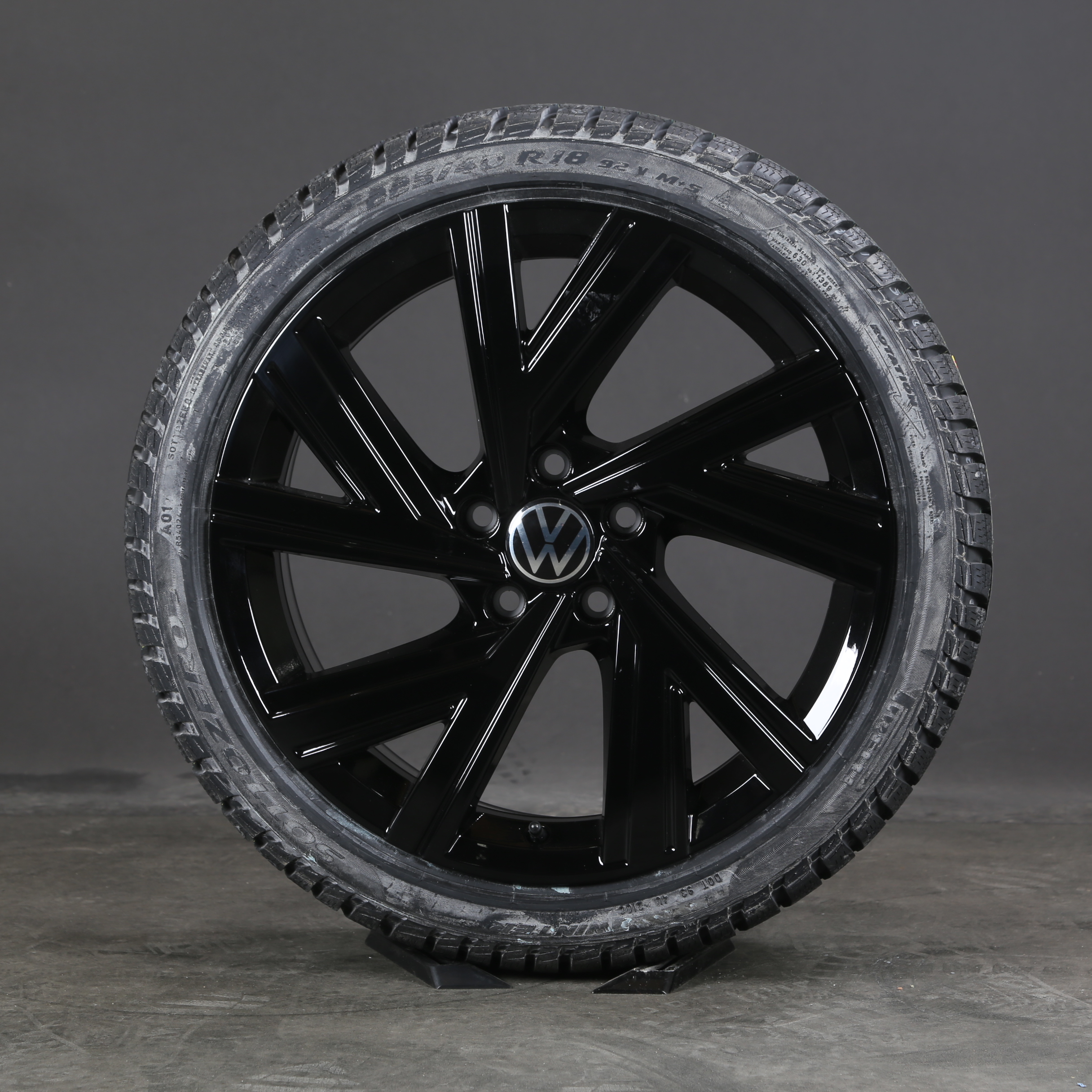 18 pouces roues d'hiver d'origine VW Golf 8 VIII Bergamo 5H0601025AE pneus d'hiver