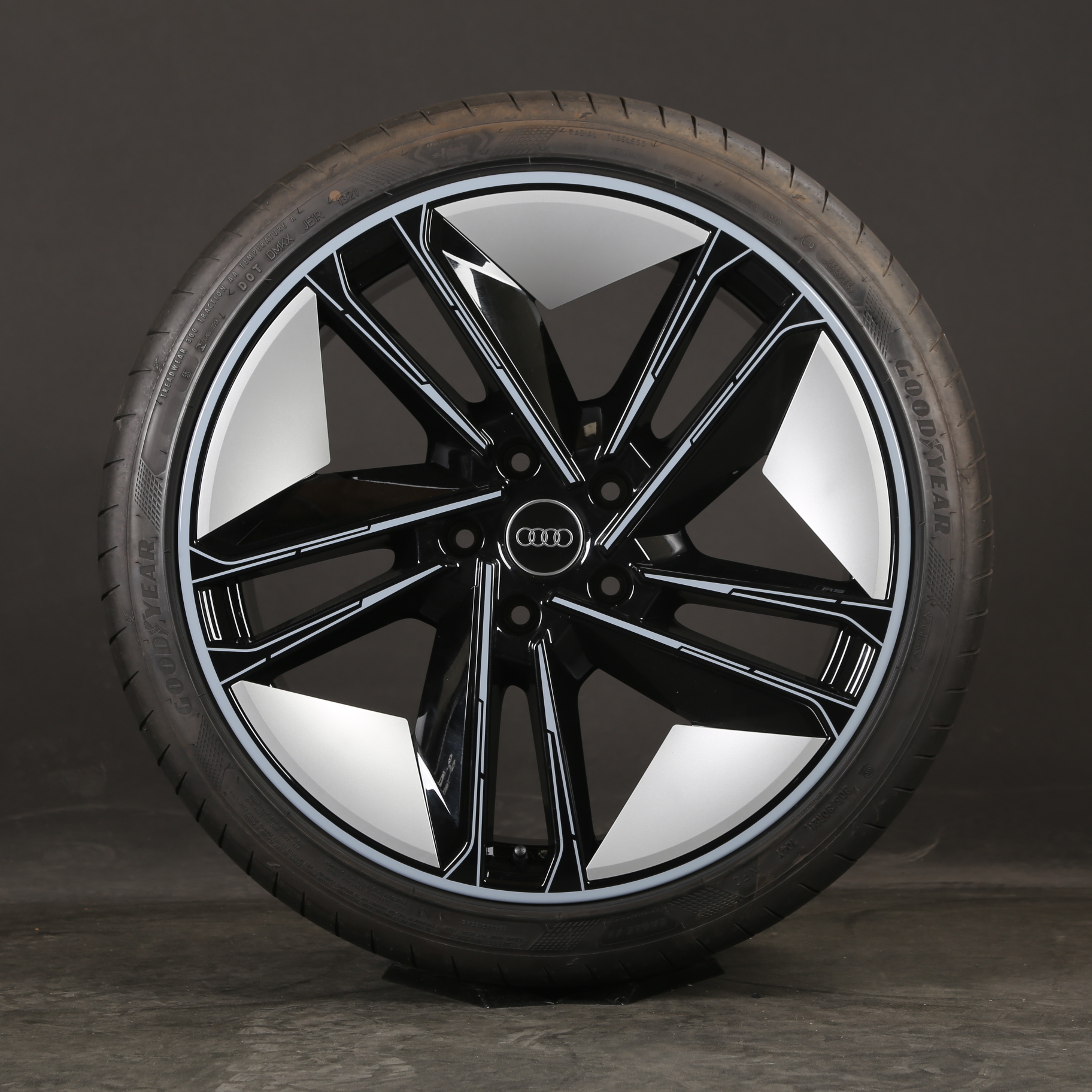 21 pouces roues d'été originales Audi e-tron GT RS 4J3601025L Pneus d'été concaves