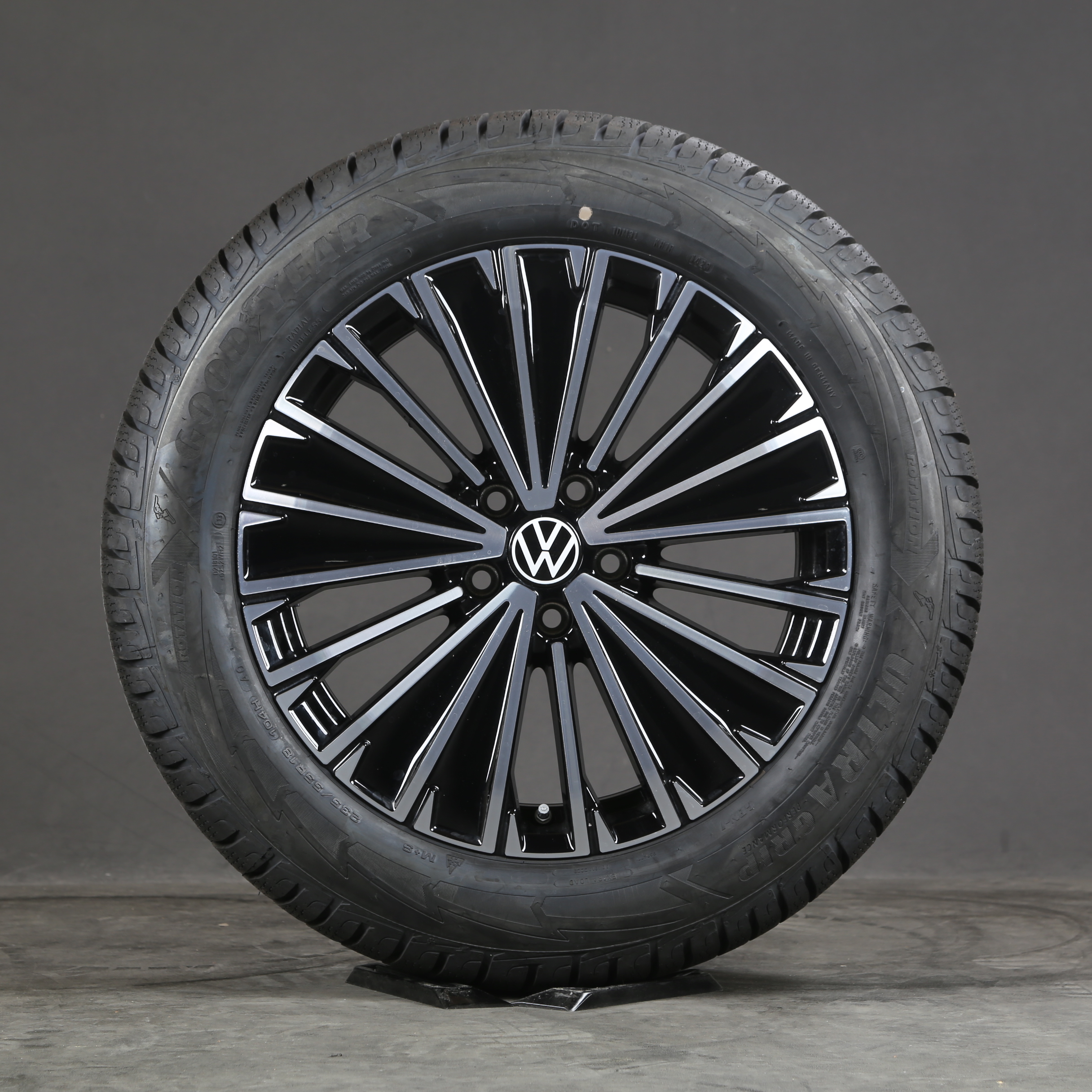 18 inch winter wheels original VW Tiguan III 3 Napoli 571601025K winter tires