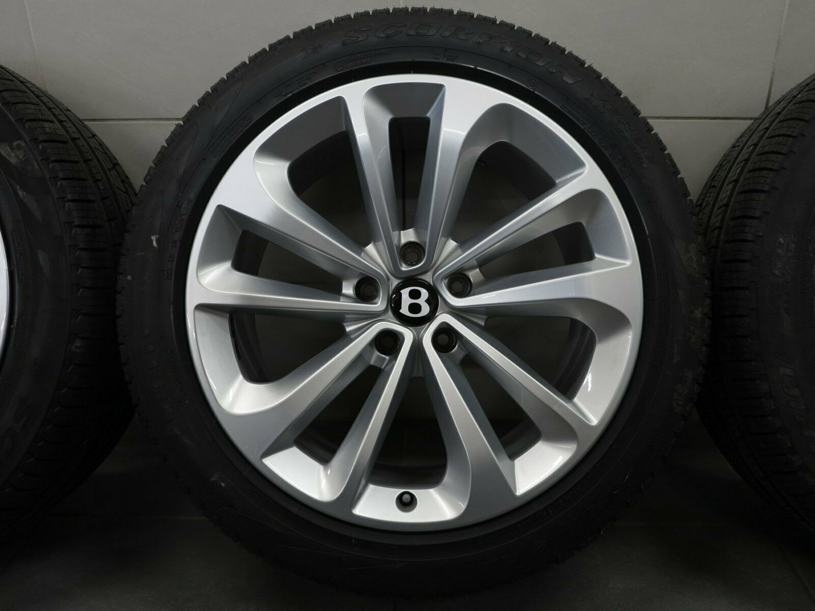 21 tommer helårsfælge originale Bentley Bentayga 4V1 36A601025B All Weather