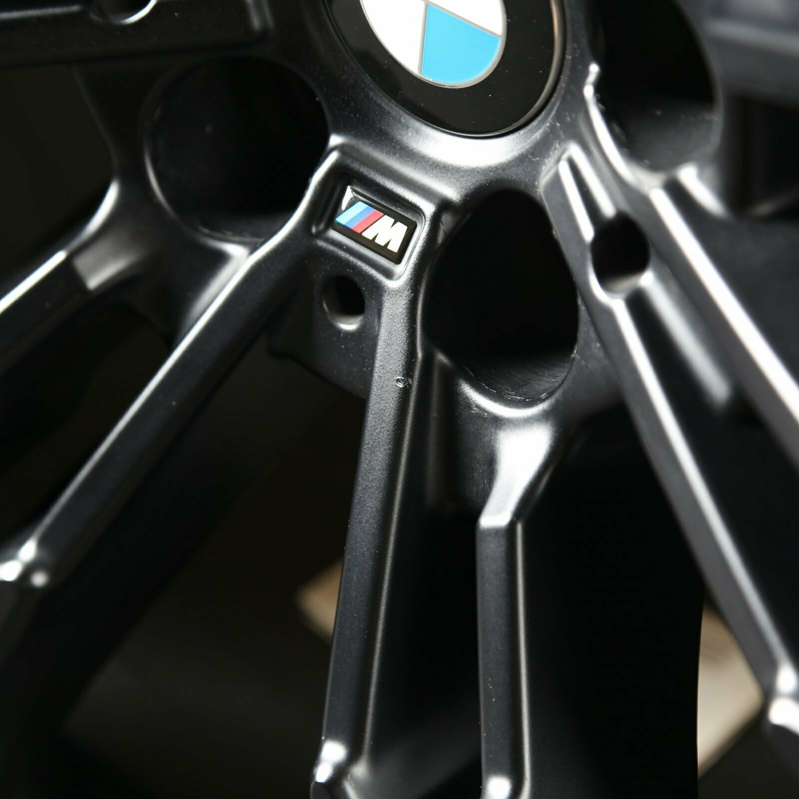 20 tommer sommerhjul originale BMW M5 F90 Styling M706 fælge 8073977 8073979