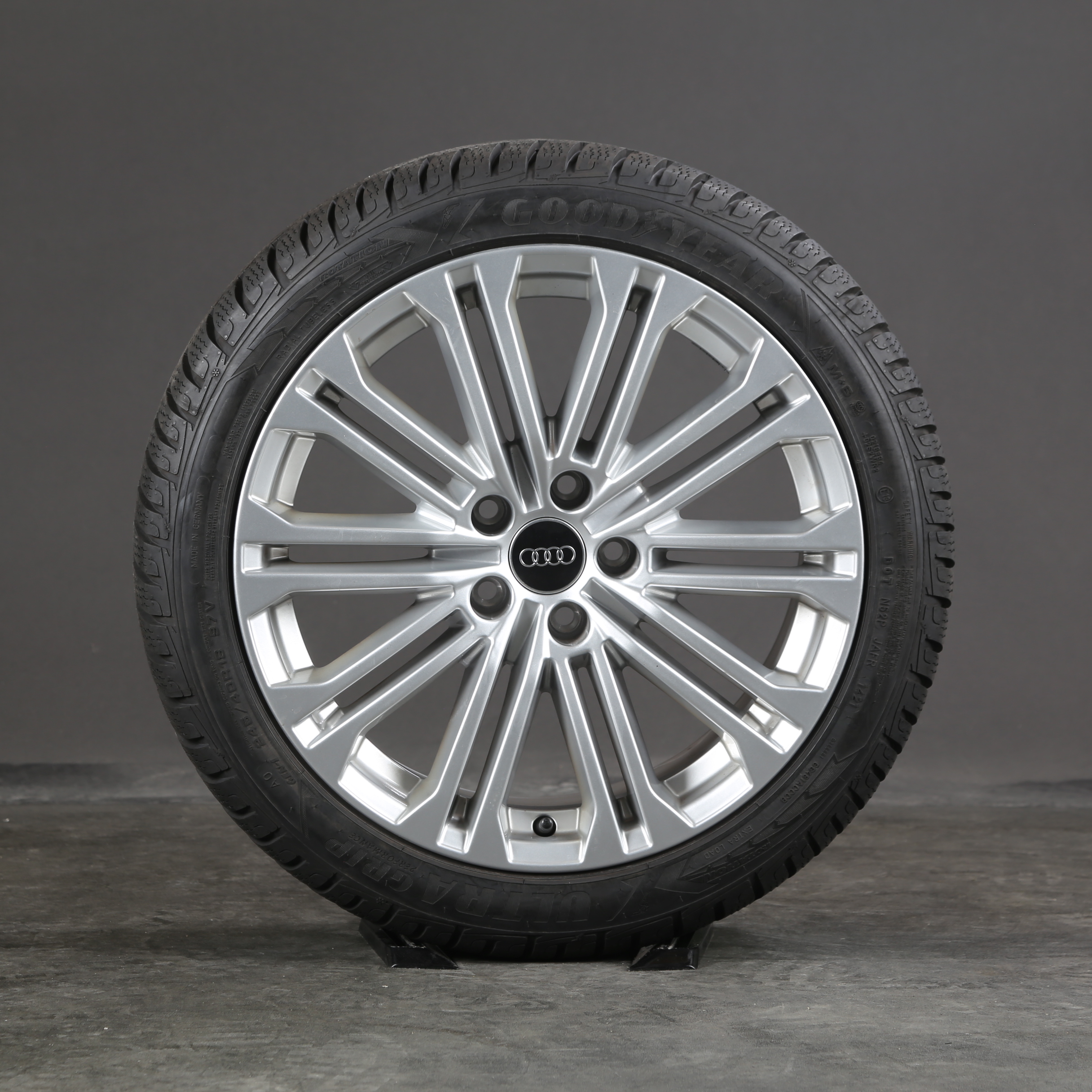 18 pouces roues d'hiver d'origine Audi A5 S5 F5 8W0601025EE pneus d'hiver