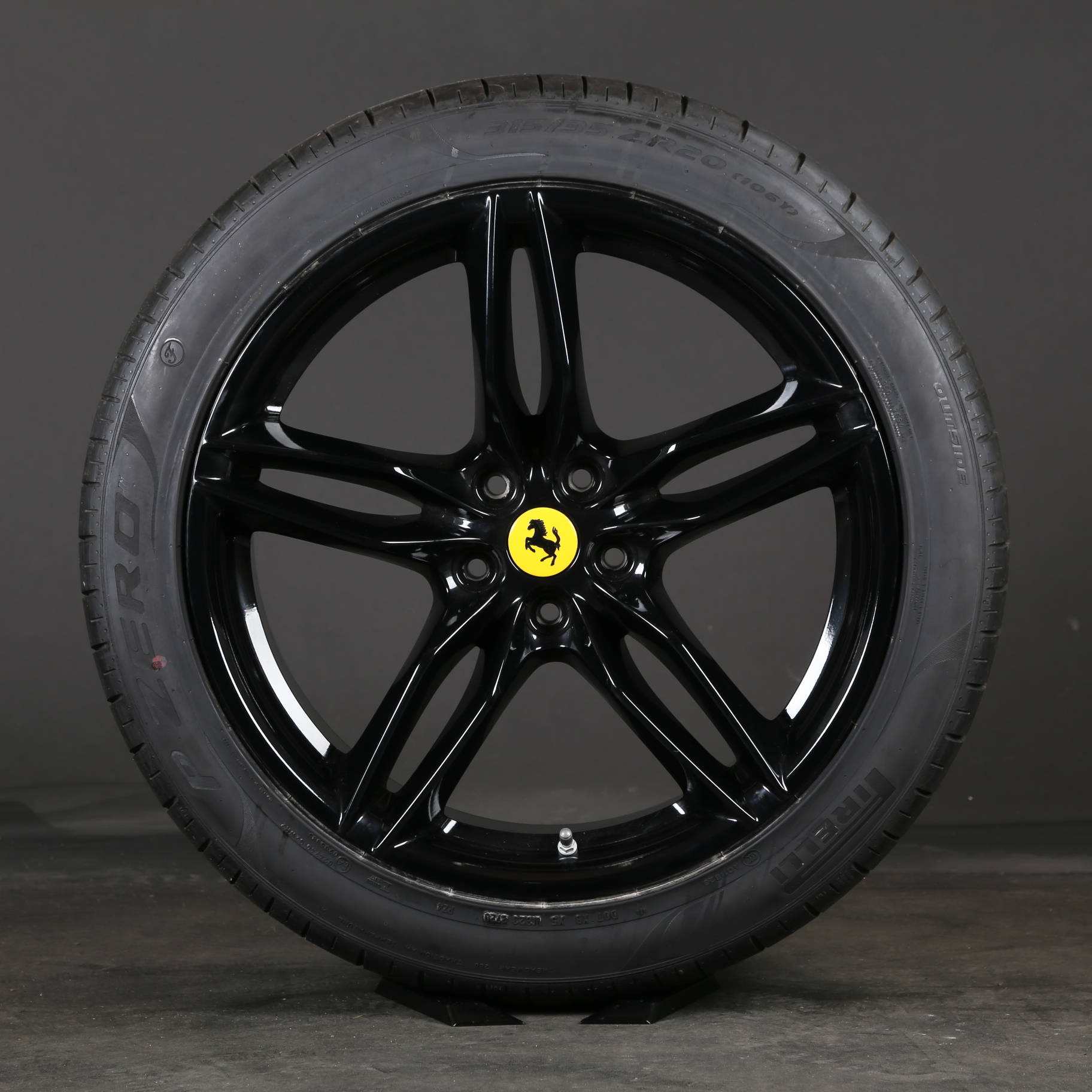 20 inch original Ferrari 812 Superfast summer tires 324158 324159