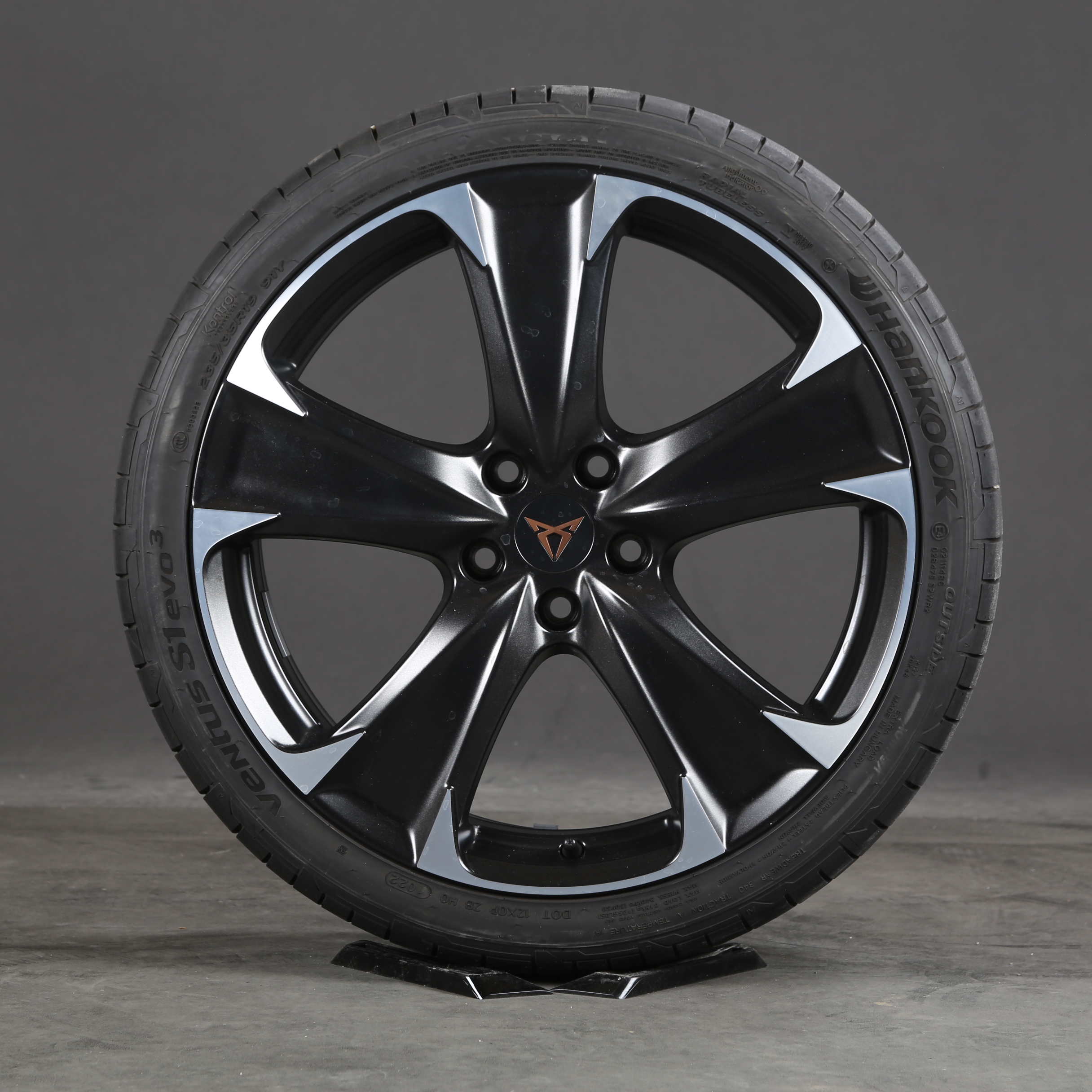Neumáticos de verano originales Seat Leon Cupra 5FA601025F de 19 pulgadas