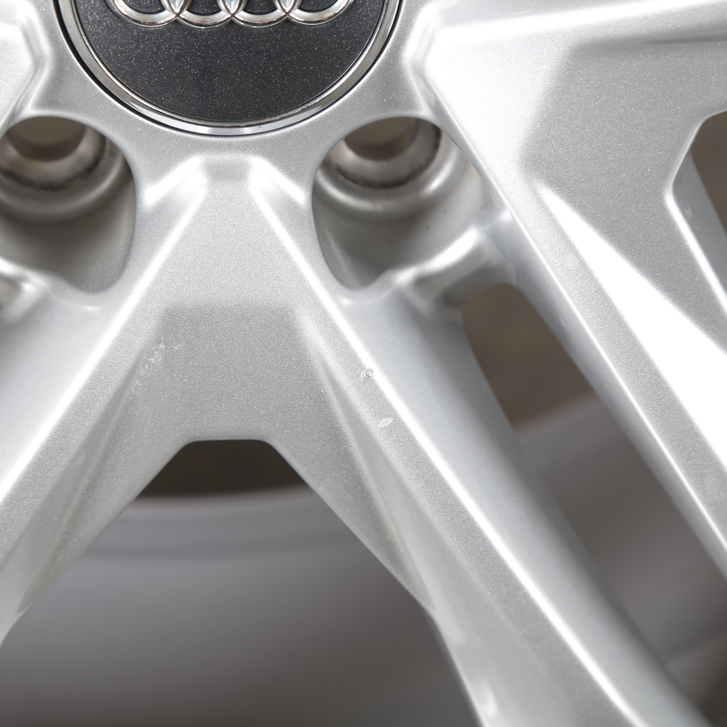 18 pouces roues d'hiver original Audi A4 Allroad 8W B9 8W9601025B S-Line
