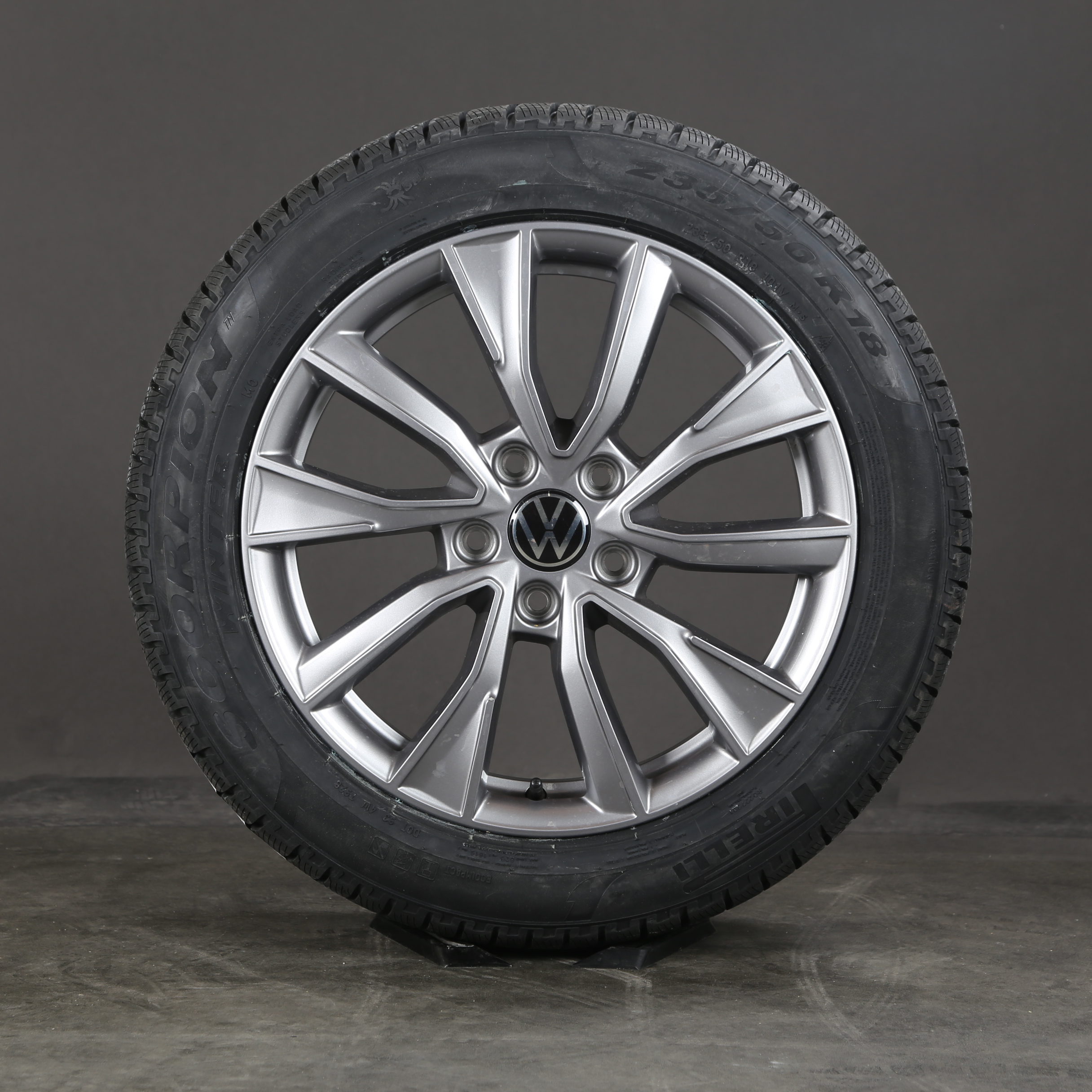 VW T7 Multivan original winter wheels 18 inch Toshima 7T0601025E winter tires