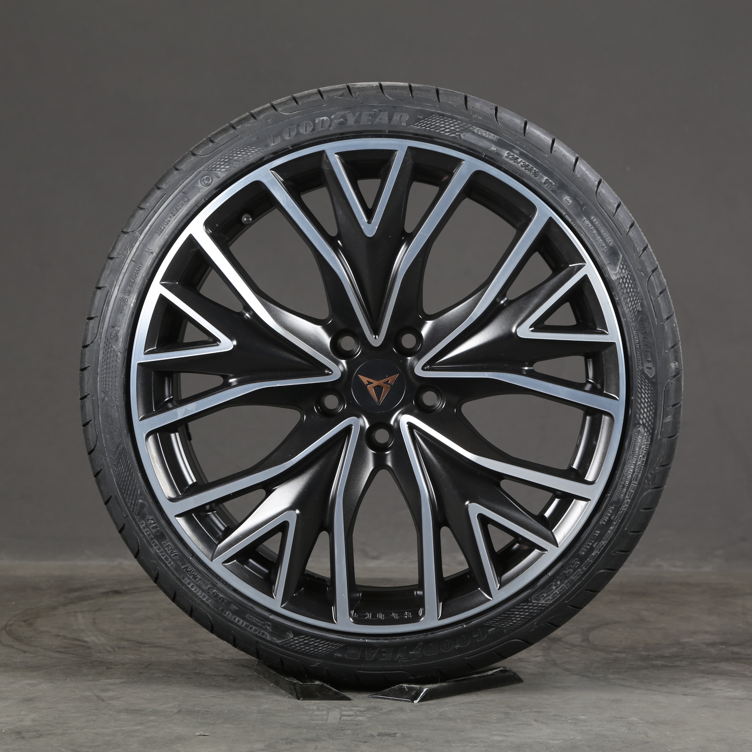 19-inch original Seat Leon Cupra KL summer wheels Exclusive II 5FA601025R