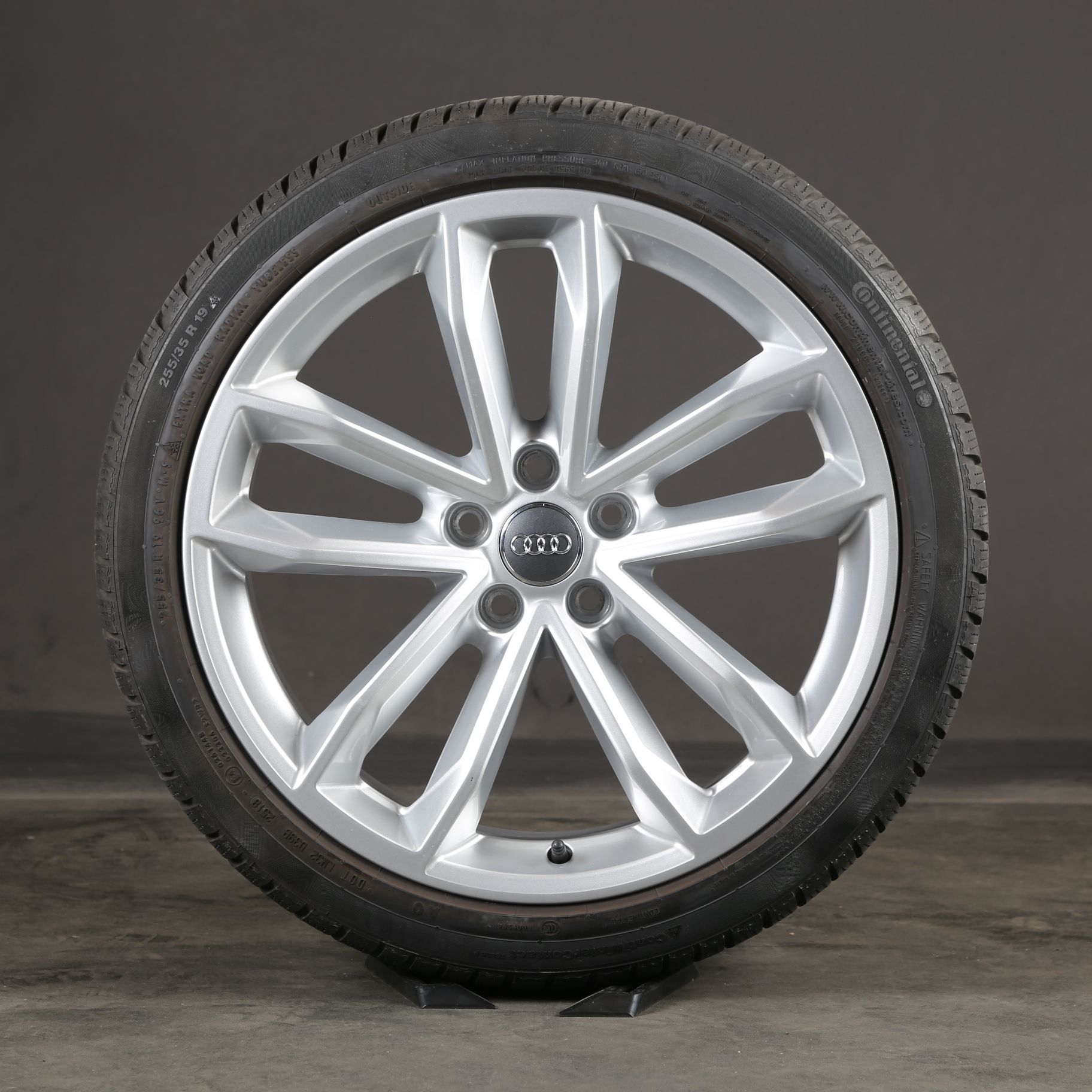 19 pouces roues d'hiver d'origine Audi A5 S5 F5 8W0601025DG S-Line Cavo pneus d'hiver