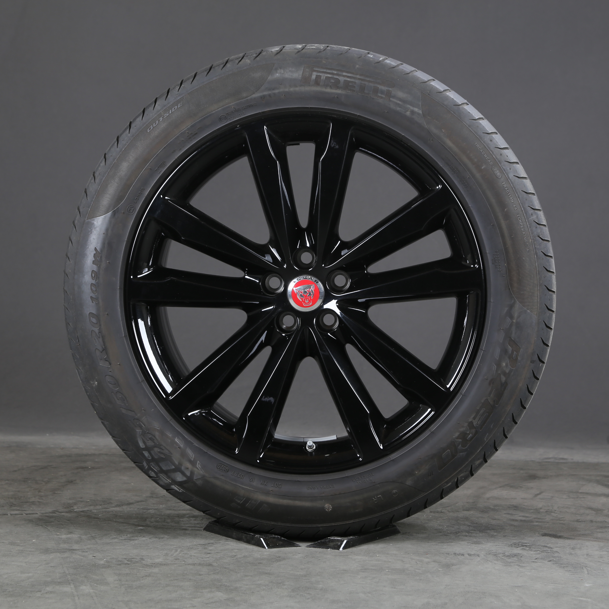 Neumáticos de verano de 20 pulgadas originales Jaguar F-Pace HK8M-1007-GA Venom