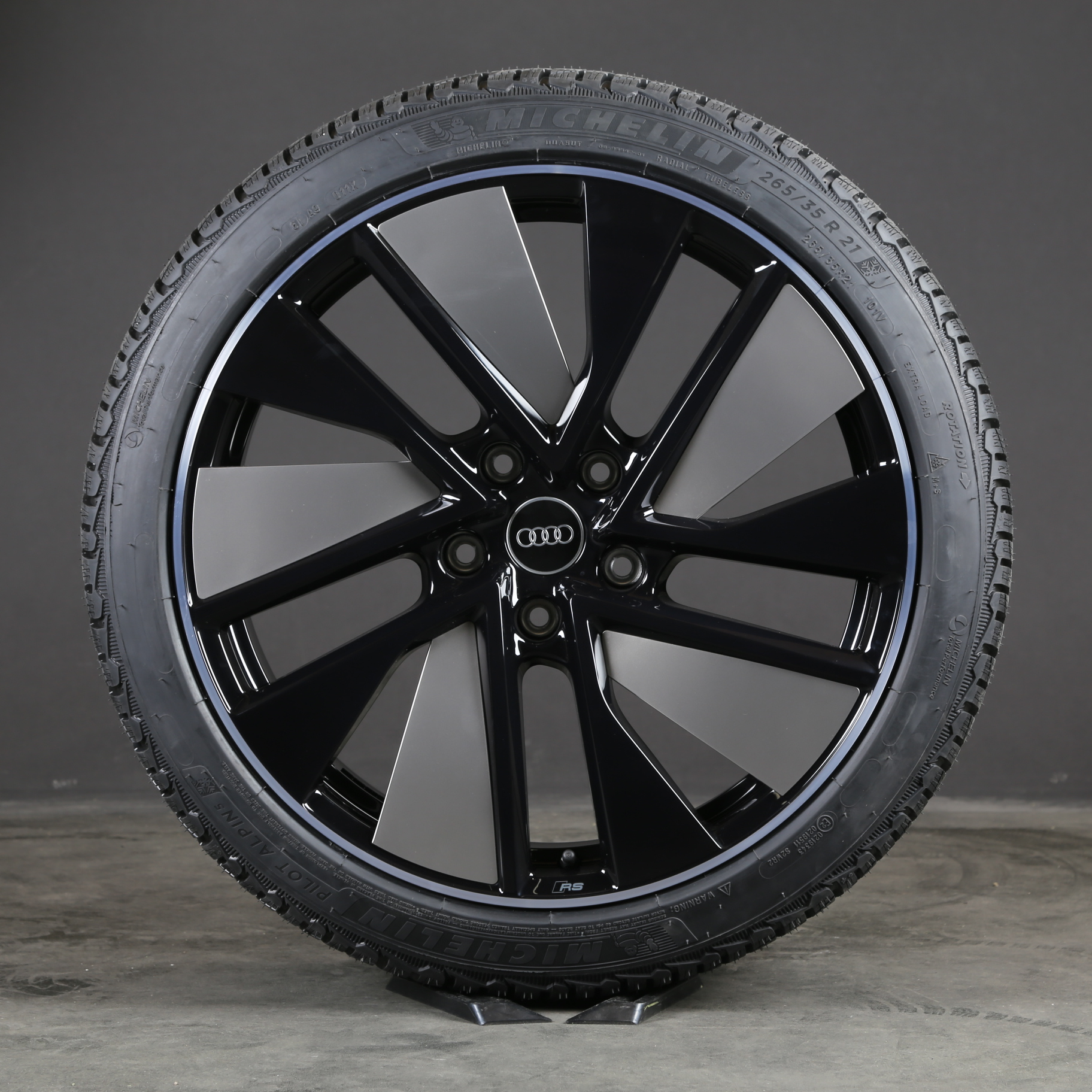 Neumáticos de invierno Audi Genuine E-tron GT RS de 21 pulgadas 4J3601025AA 4J3601025AB