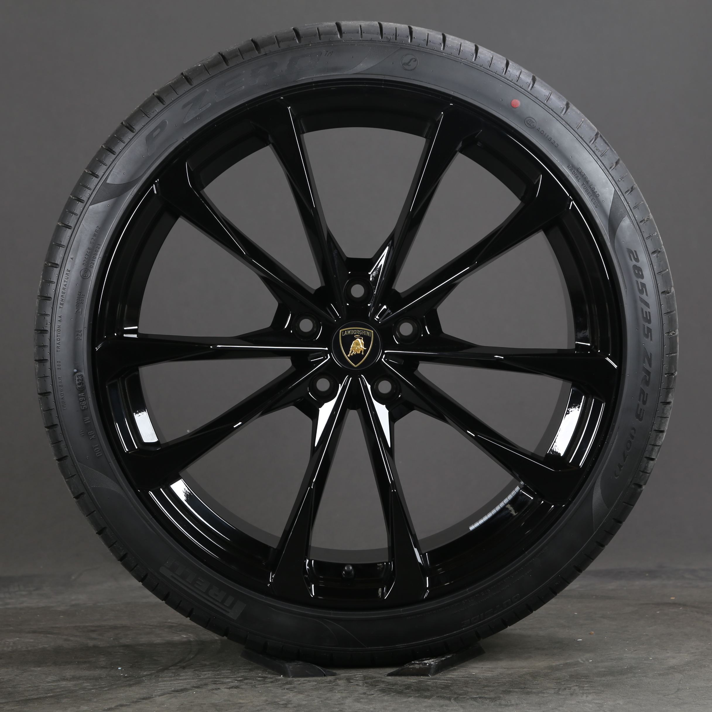 23 pouces roues d'été d'origine Lamborghini Urus 4ML601025BA pneus d'été