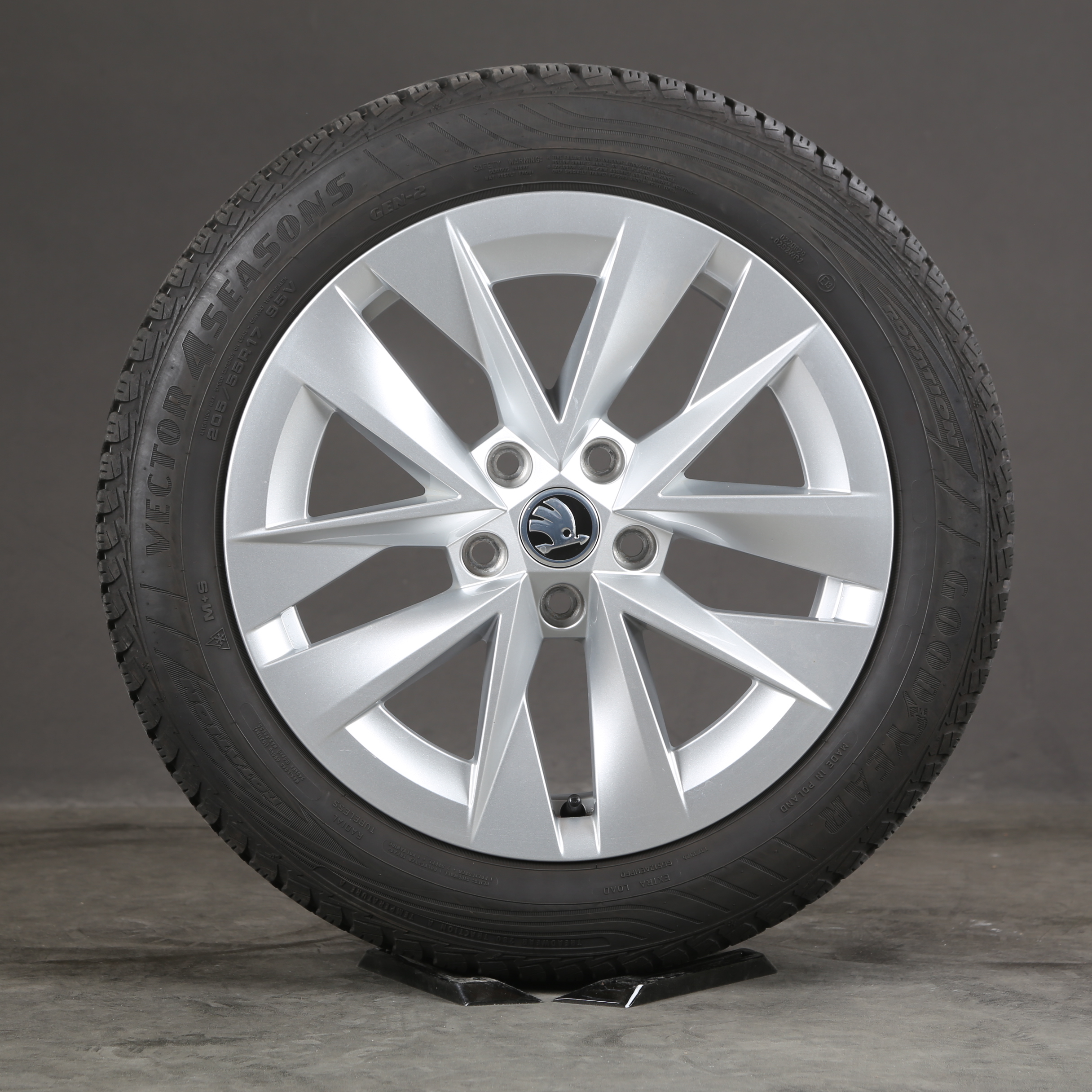 Genuine 17-inch all-season wheels Skoda Octavia IV NX Rotare 5E3601025E All-weather