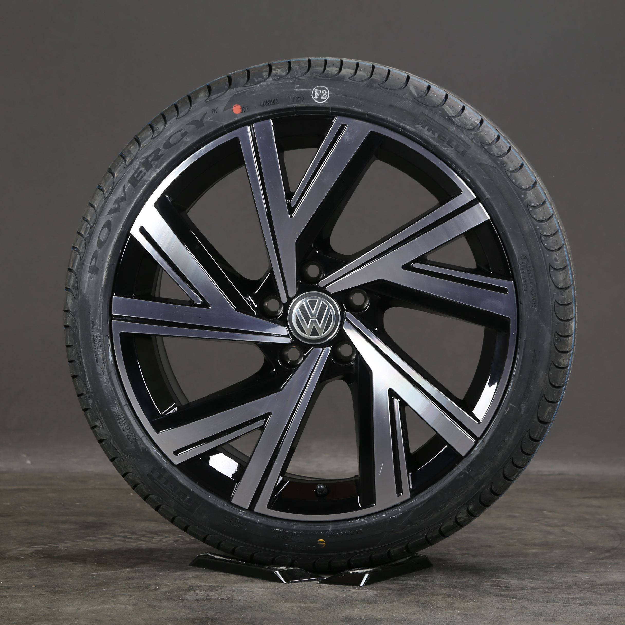 18 inch summer wheels original VW Golf 8 VIII Bergamo 5H0601025M summer tires