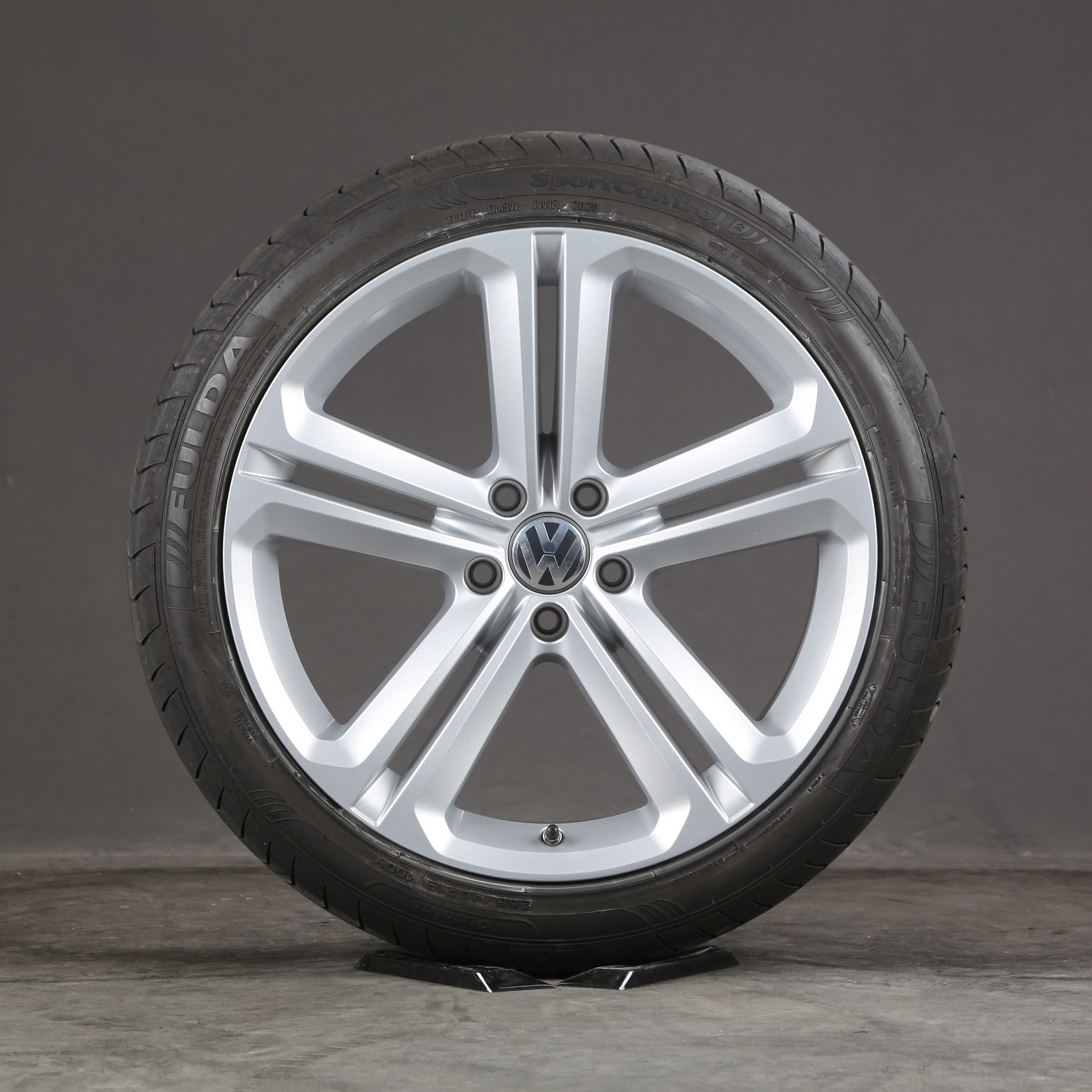 19 inch summer wheels original VW Tiguan 5N Mallory 5N0601025T summer tires