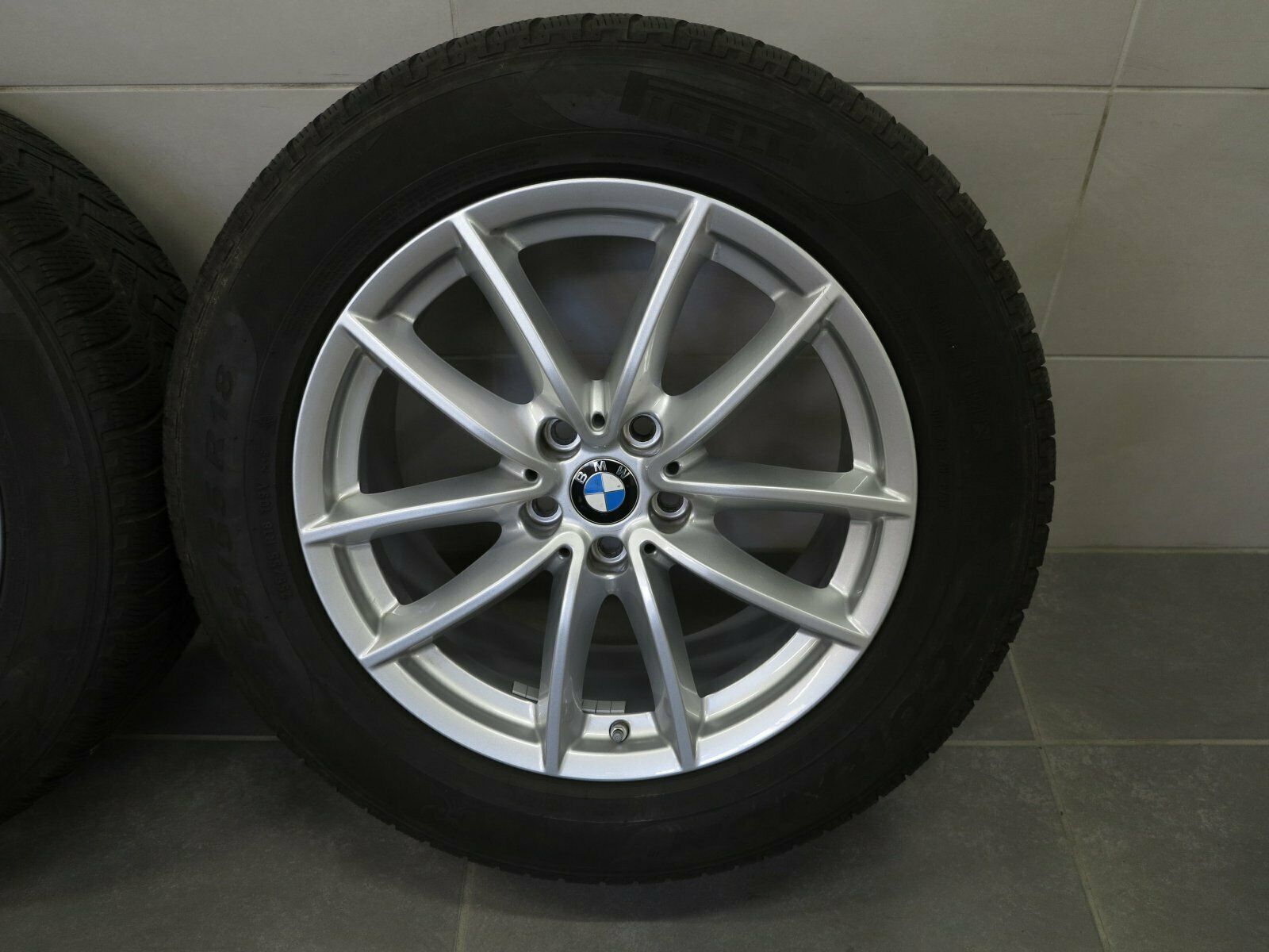18 inch winterwielen origineel BMW X5 G05 6880684 winterbanden 618 velgen