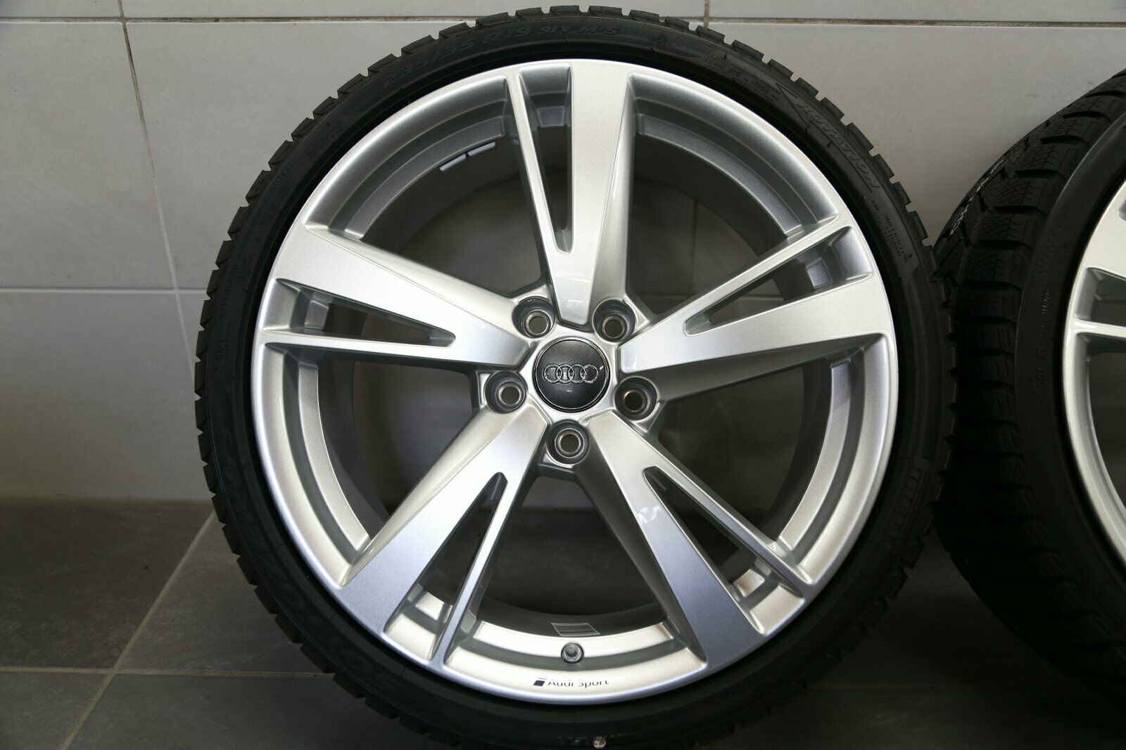 Original Audi A3 S3 RS3 8V 19 inch Audi Sport winter wheels 8V0601025FH alloy wheels