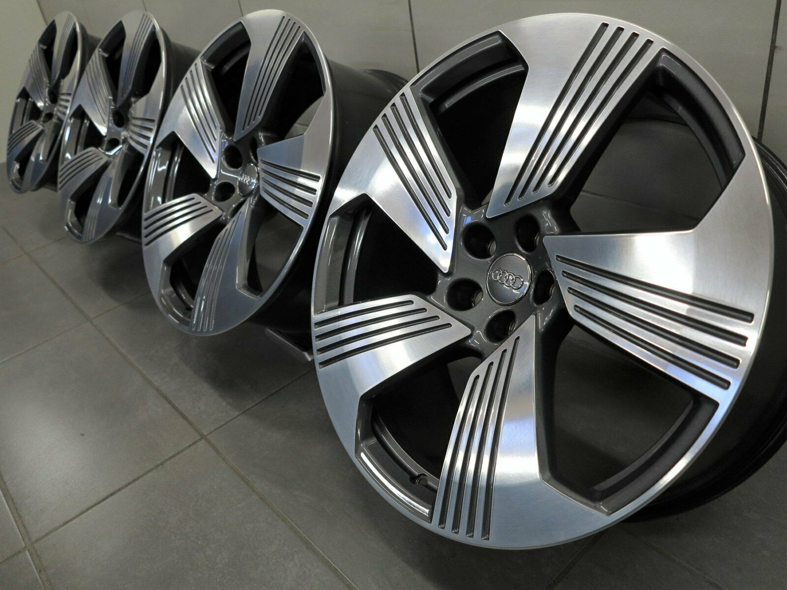 llantas de aleación de 21 pulgadas originales Audi e-tron GEN Llantas de turbina de 5 brazos GEA 4KE601025F