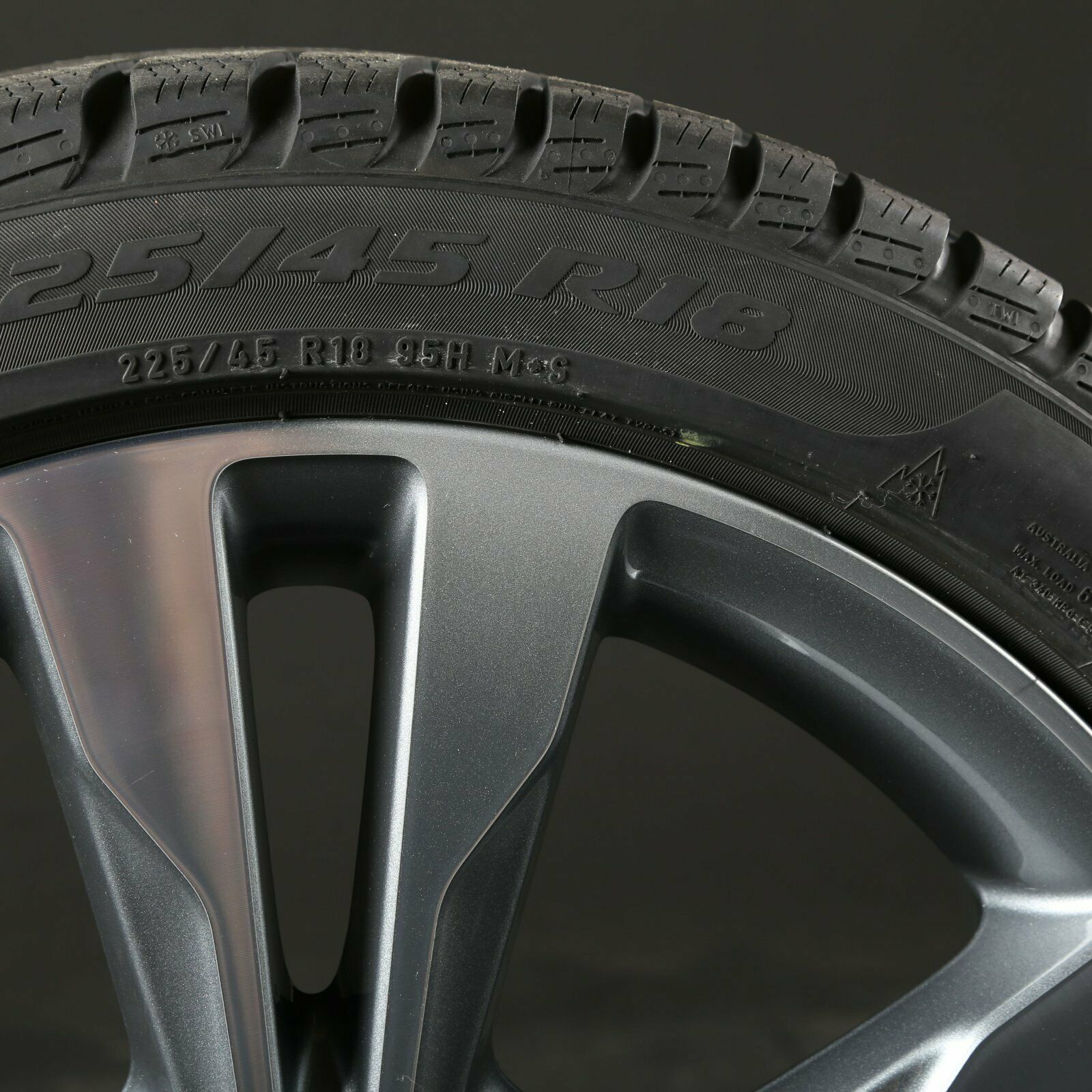 neumáticos de invierno de 18 pulgadas originales Mercedes Clase C W205 S205 A205 A2054012802