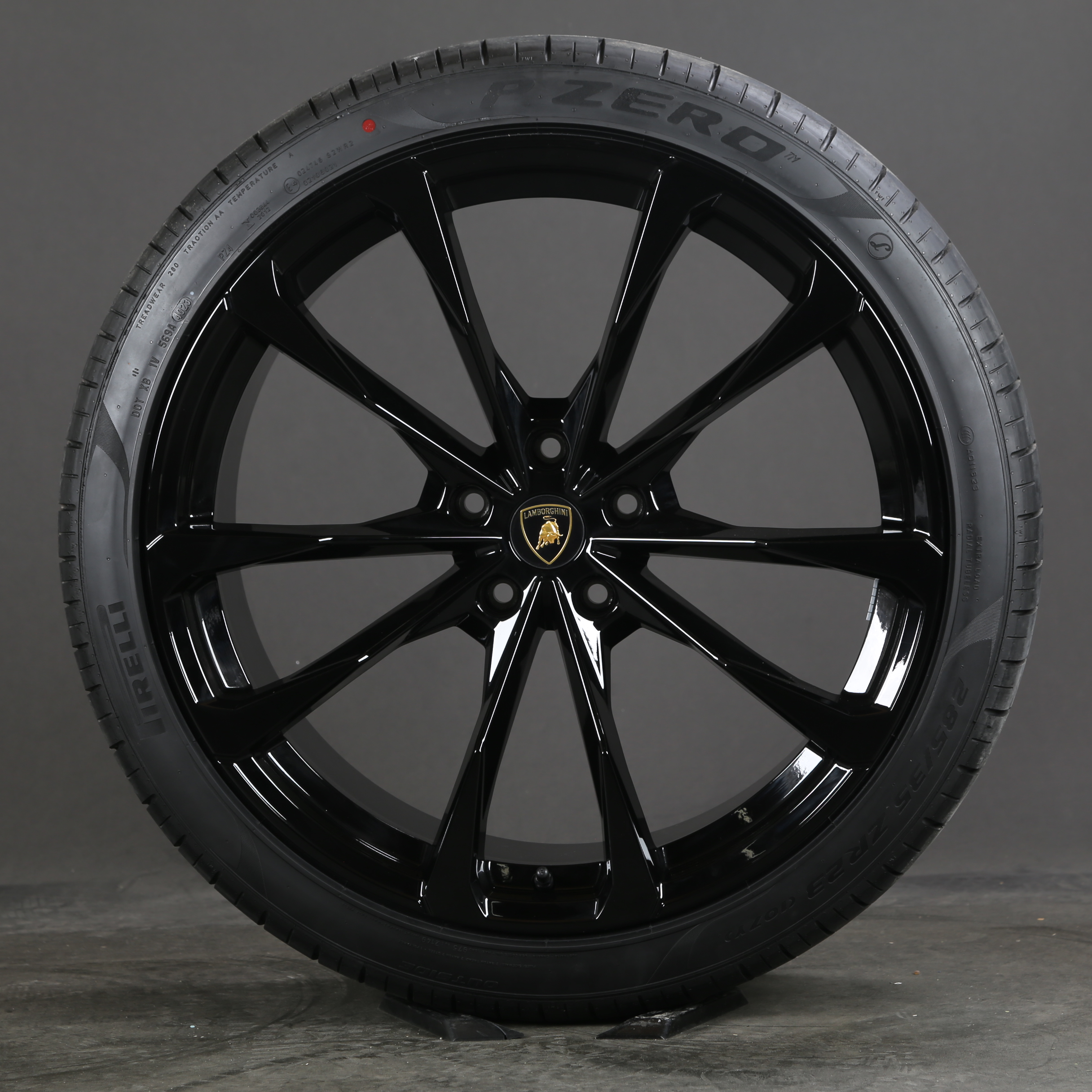 23 inch summer wheels original Lamborghini Urus 4ML601025BA summer tires