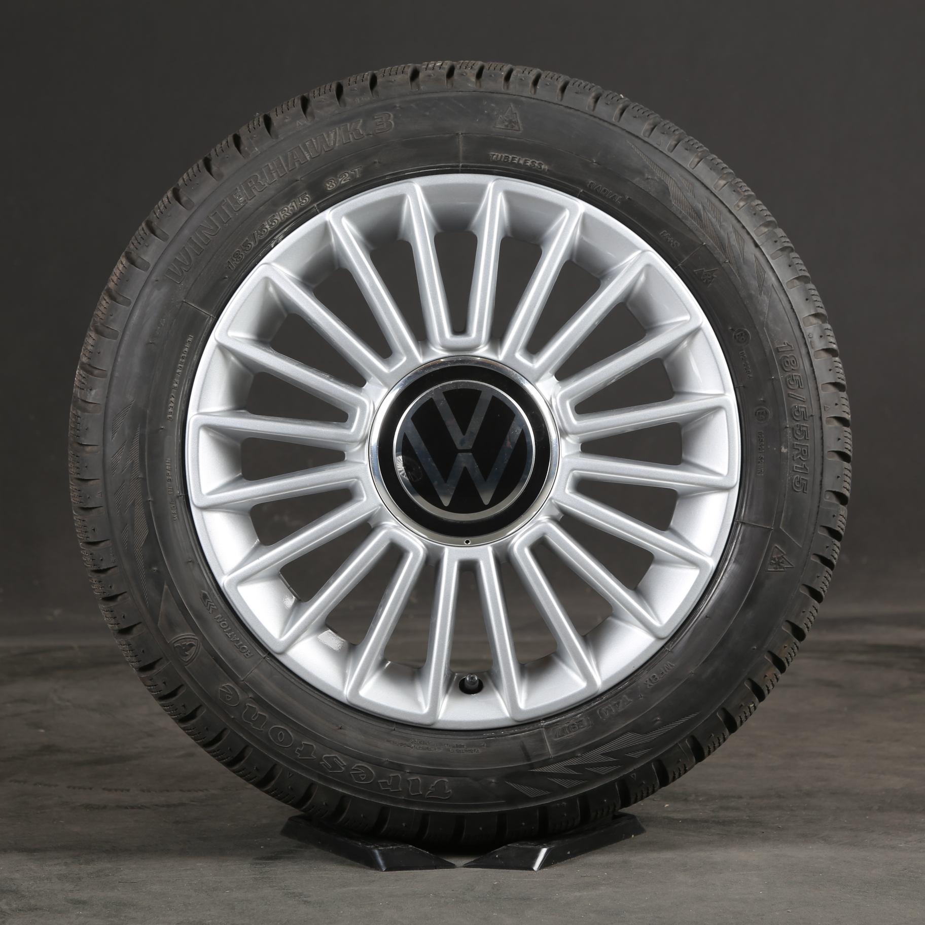 Roues d'hiver 15 pouces originales VW UP 1S0601025A Spoke Design pneus d'hiver