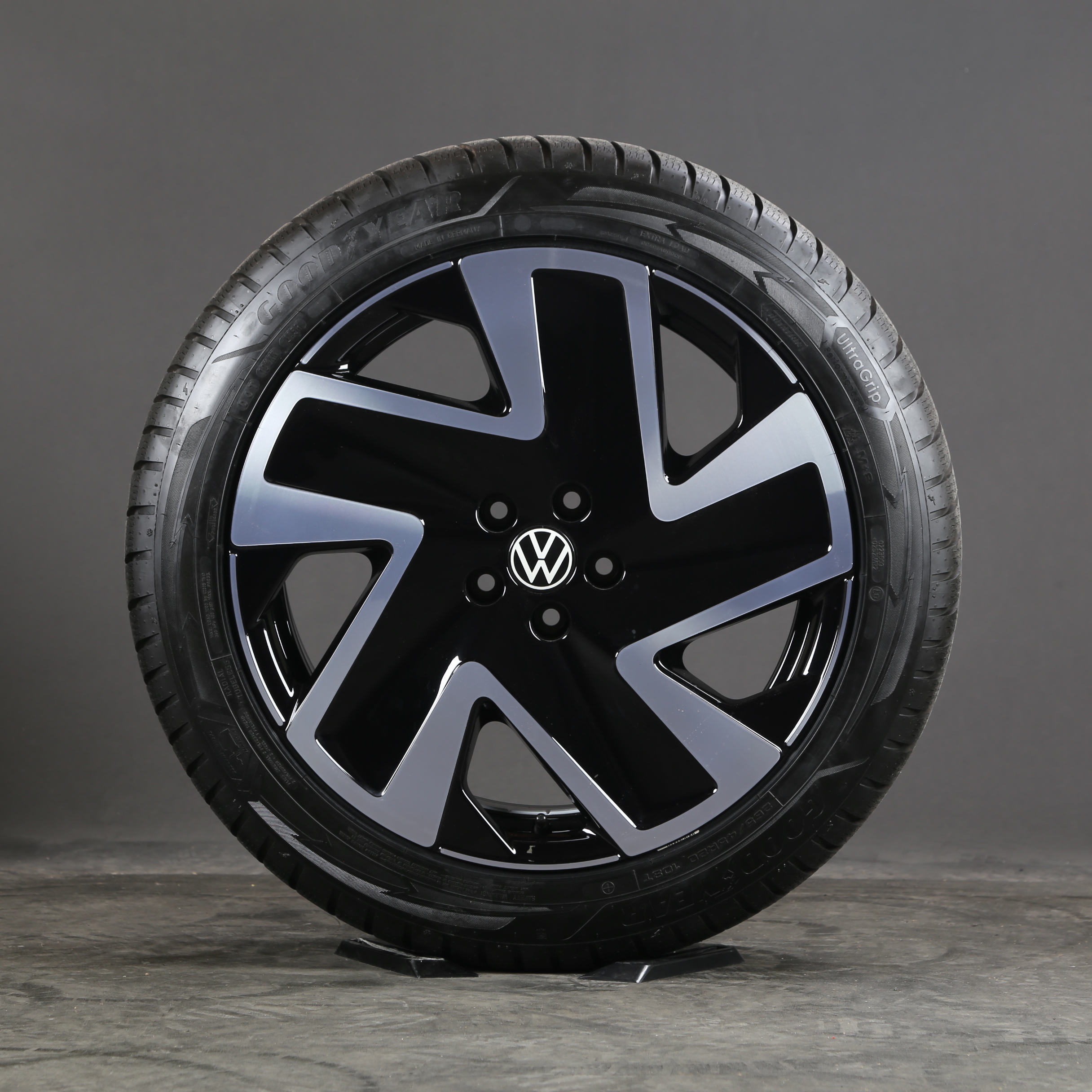 20 inch original VW ID.Buzz winter wheels Solna 1T3601025D 1T3601025E winter tires