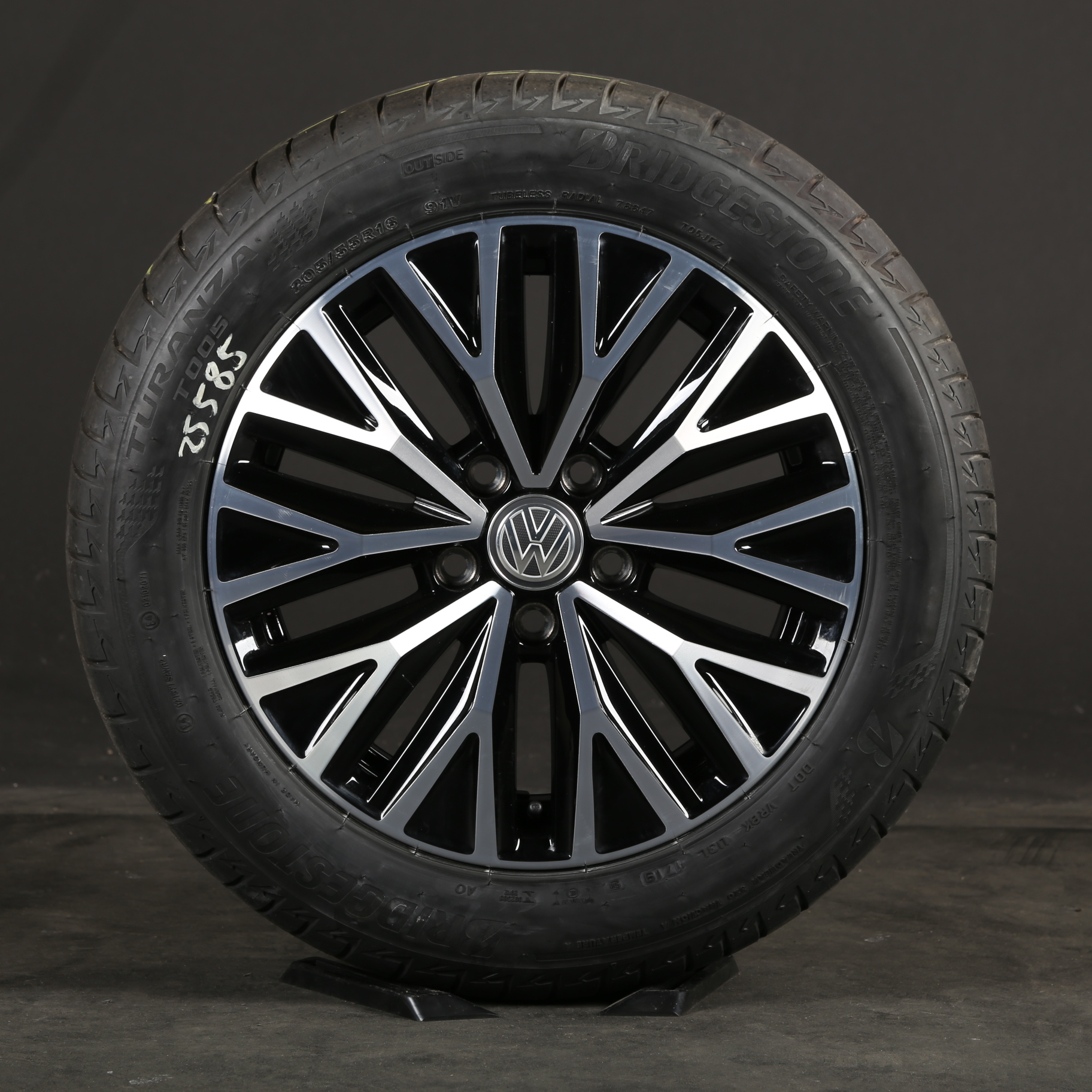 16 inch summer wheels original VW Golf VII 7 5GM601025E summer tyres