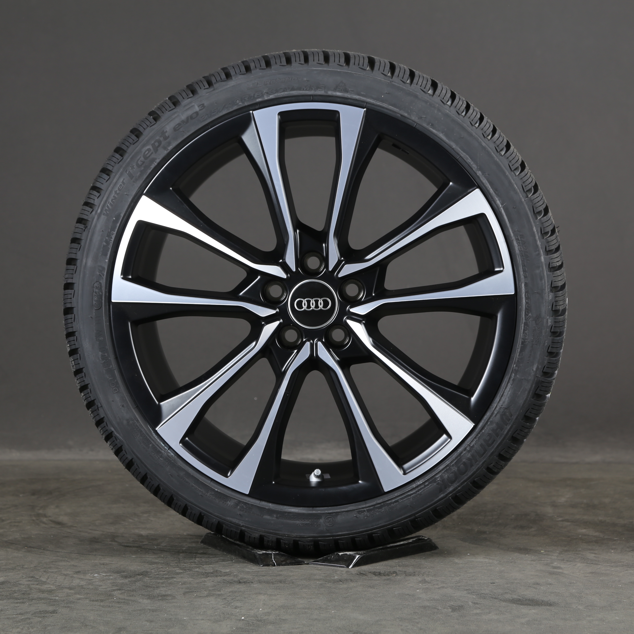 18 pouces roues d'hiver d'origine Audi A1 GB 82A071498 Pilleus pneus d'hiver