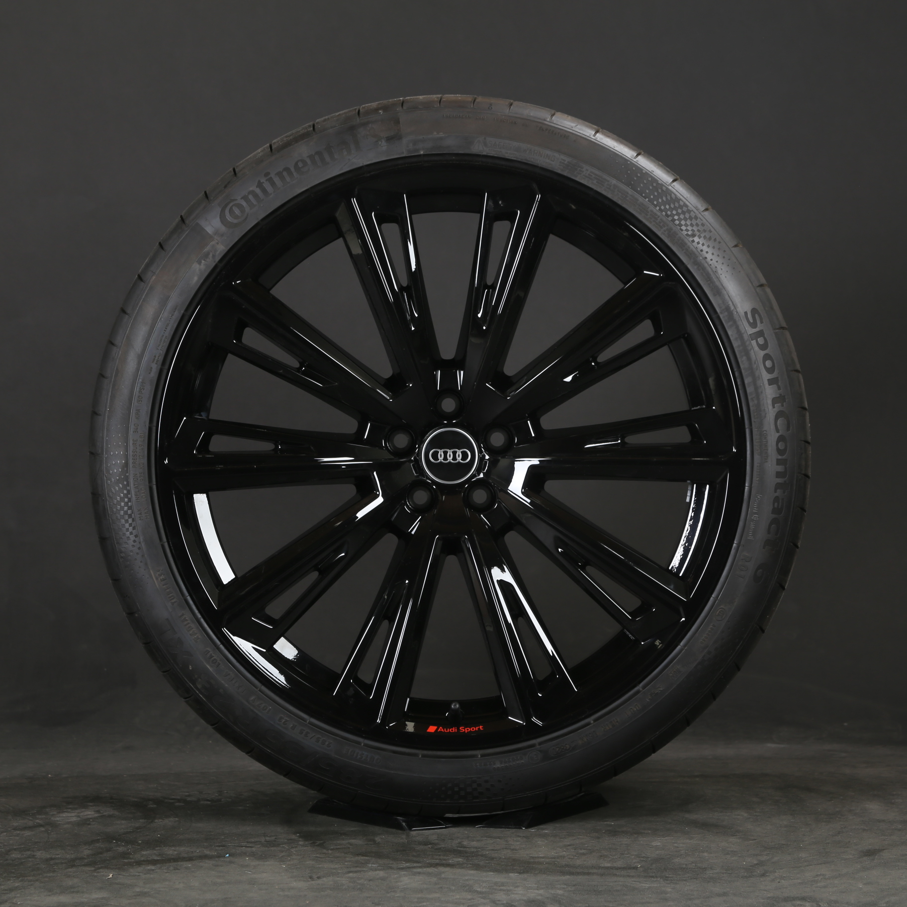 23 pouces roues d'été d'origine Audi Q8 SQ8 4M8601025AT pneus d'été trapézoïdaux