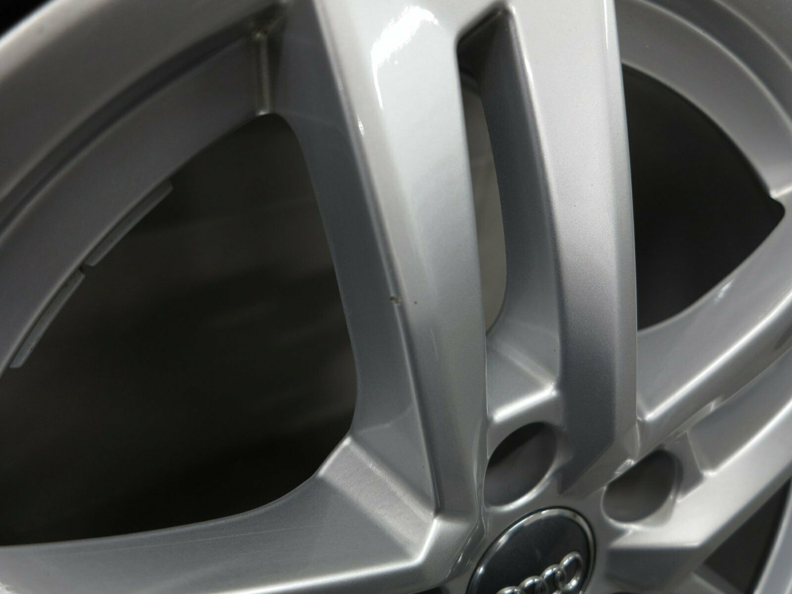 17 pouces roues d'hiver originales Audi A4 S4 8W pneus d'hiver S-Line 8W0601025P (A128)