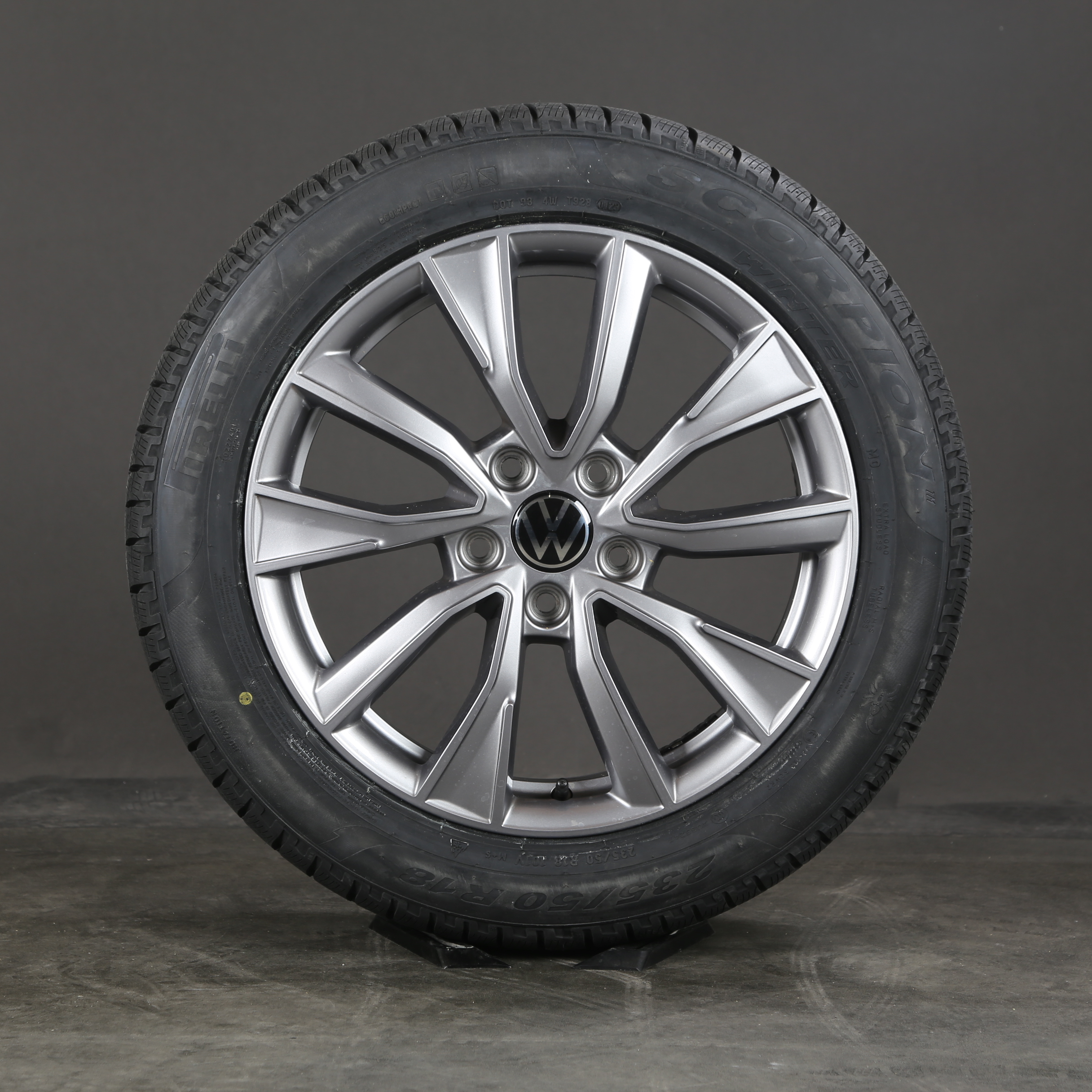 VW T7 Multivan original winter wheels 18 inch Toshima 7T0601025E winter tires