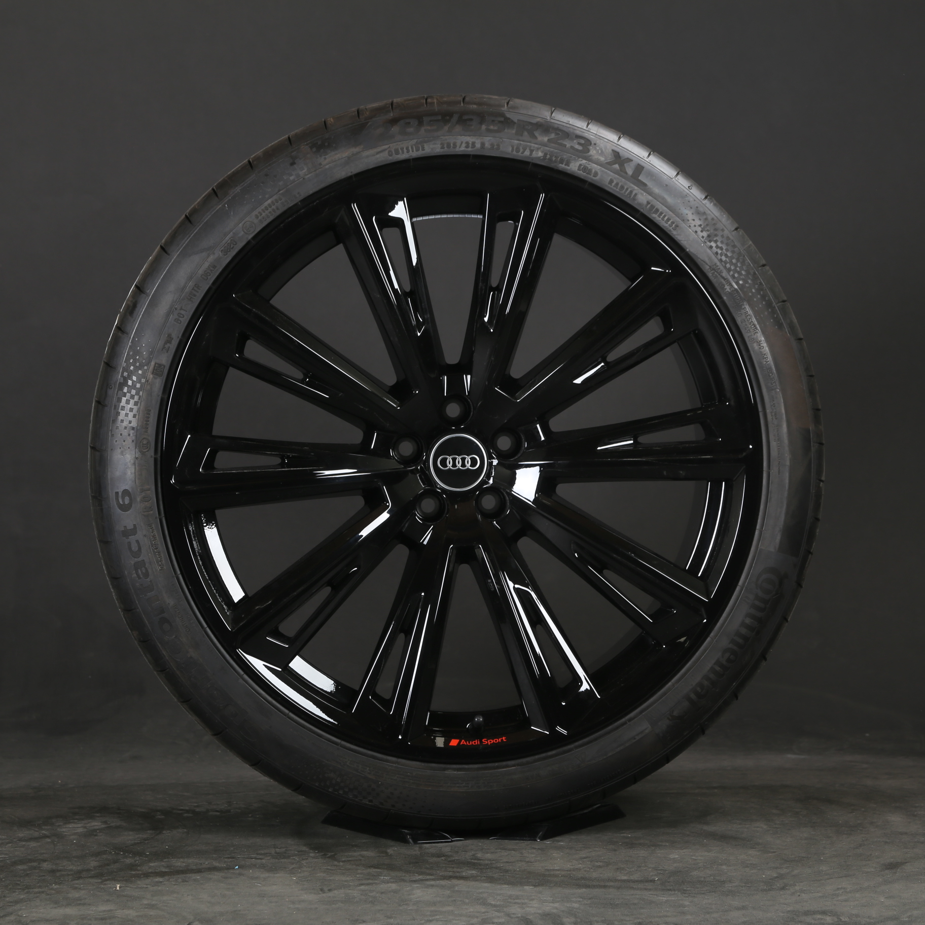 23 pouces roues d'été d'origine Audi Q8 SQ8 4M8601025AT pneus d'été trapézoïdaux