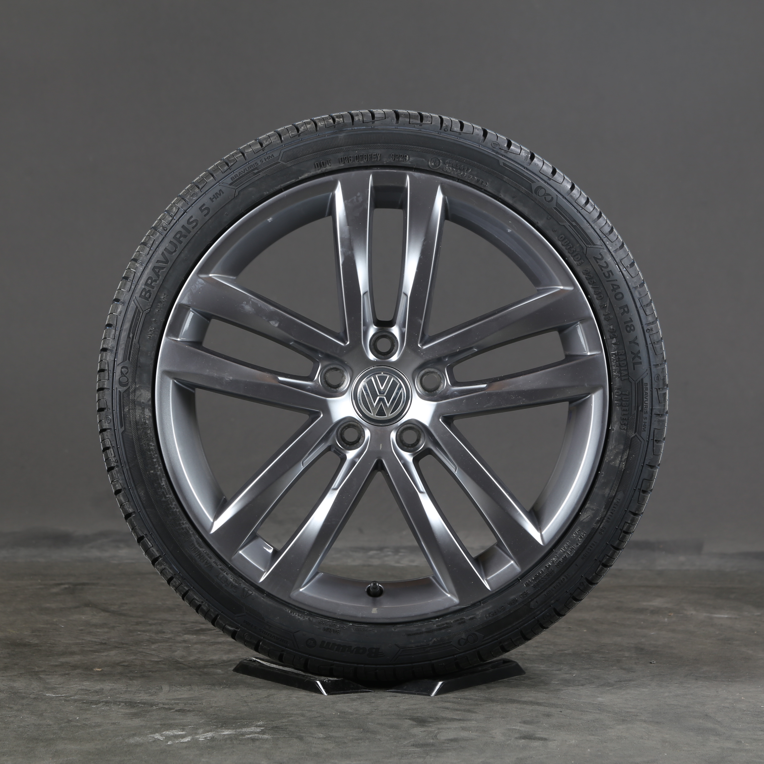 18 inch summer wheels original VW Golf 7 VII 5G0601025AF Salvador summer tires