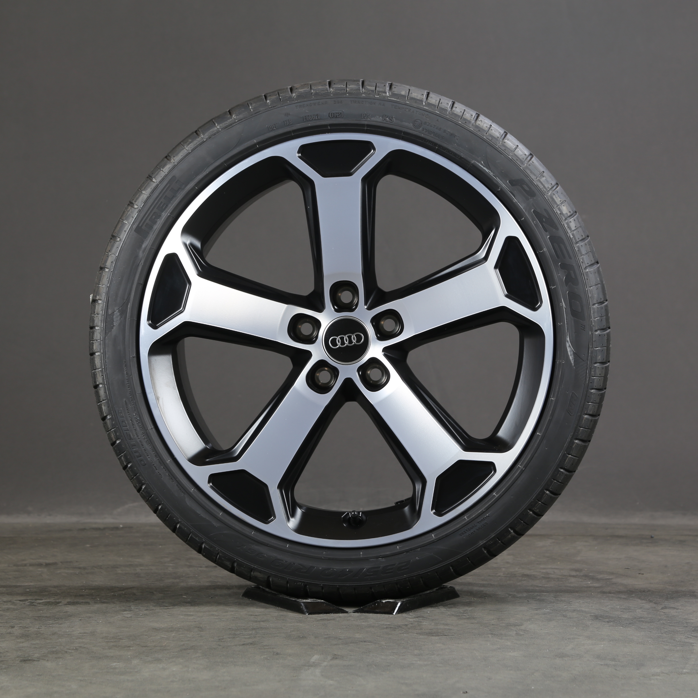 19 pouces roues d'été d'origine Audi Q2 SQ2 81A601025AE Latus pneus d'été