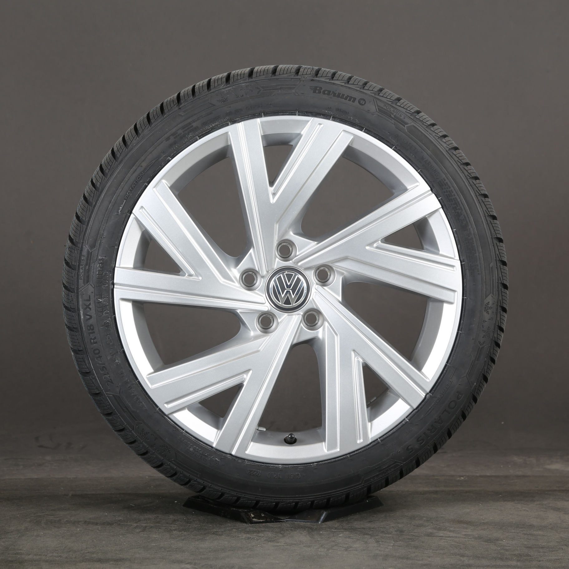 18 pouces roues d'hiver d'origine VW Golf 8 VIII Bergamo 5H0601025AB pneus d'hiver