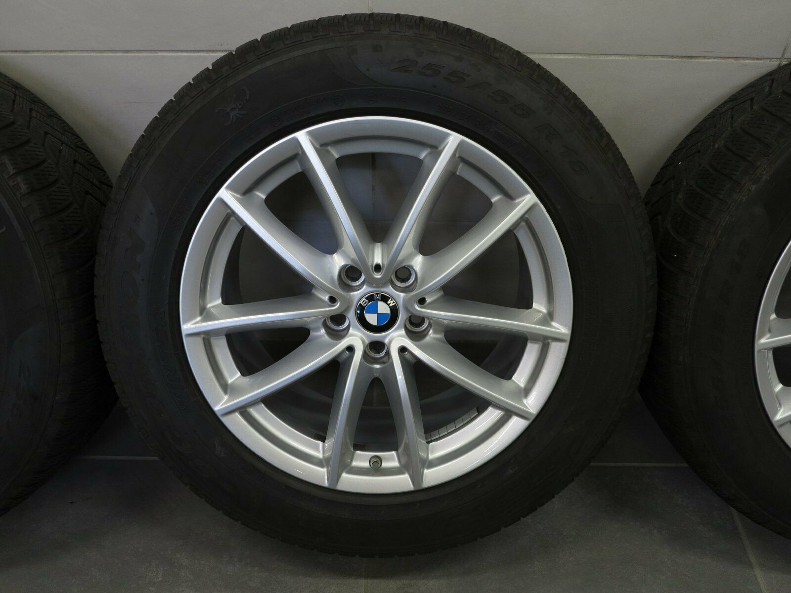 18 pouces roues d'hiver d'origine BMW X5 G05 6880684 pneus d'hiver 618 jantes