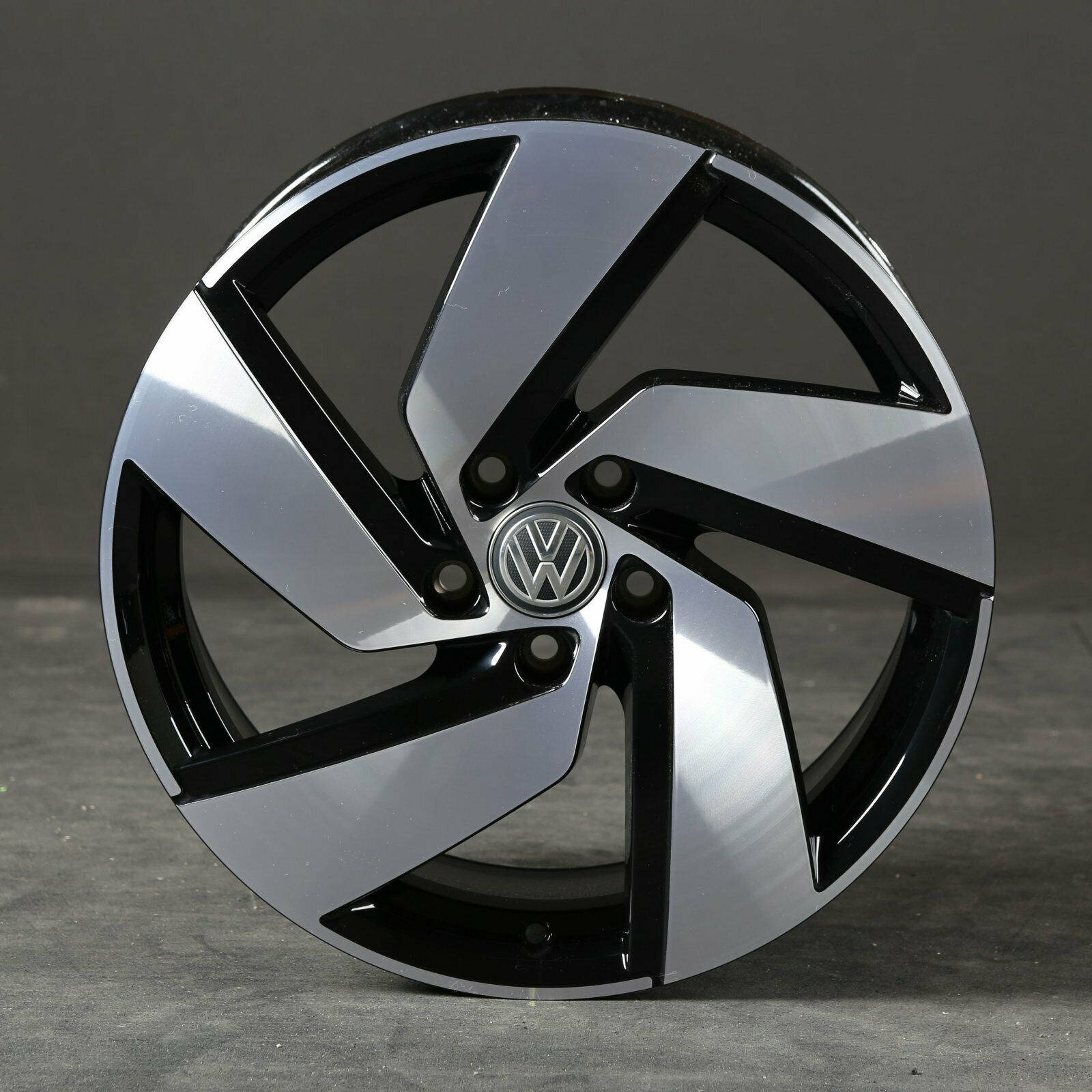 18 inch VW Golf 8 VIII GTI GTD lichtmetalen velgen Richmond 5H0601025H velgen
