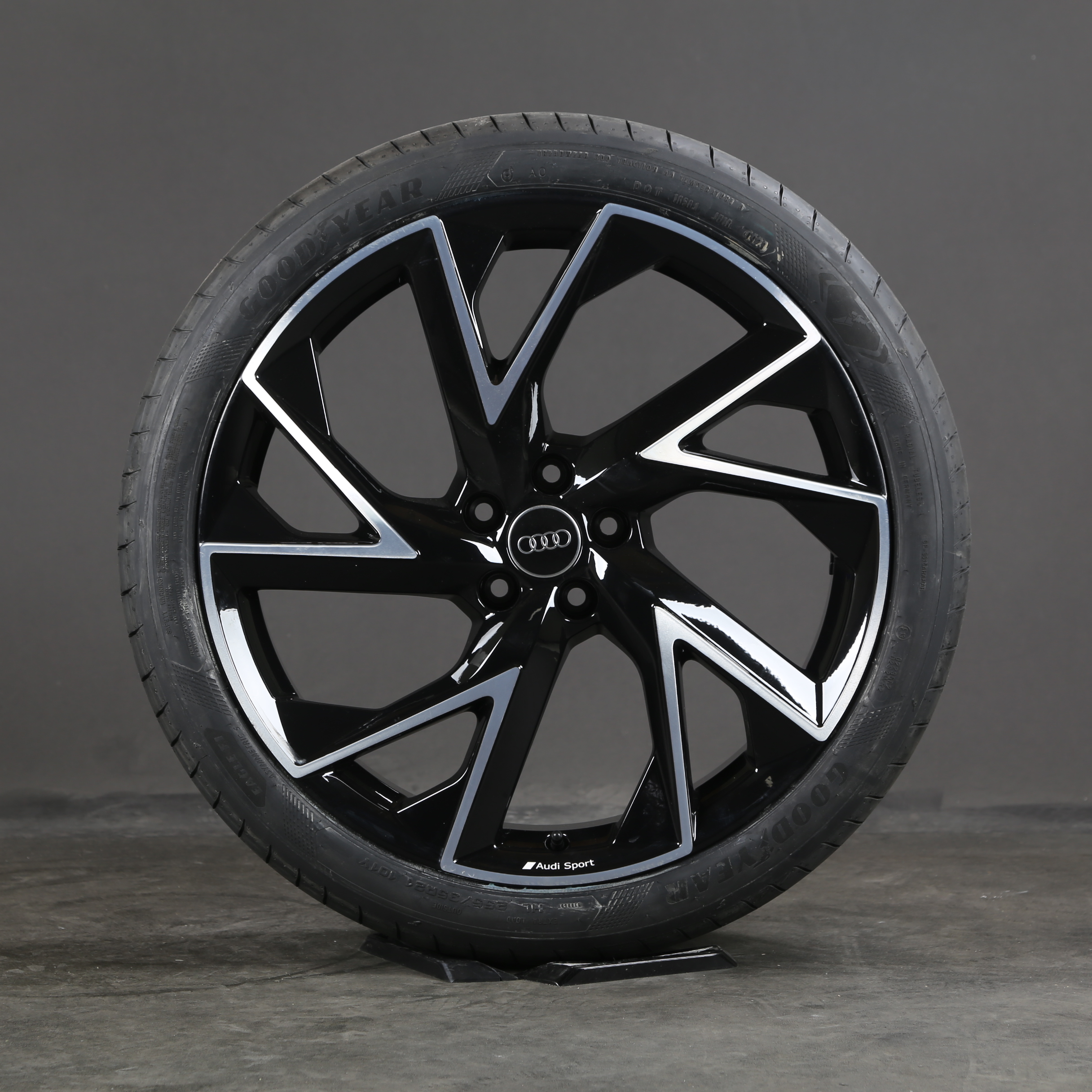 21 inch summer wheels original Audi Q3 RSQ3 83A601025AF summer tires