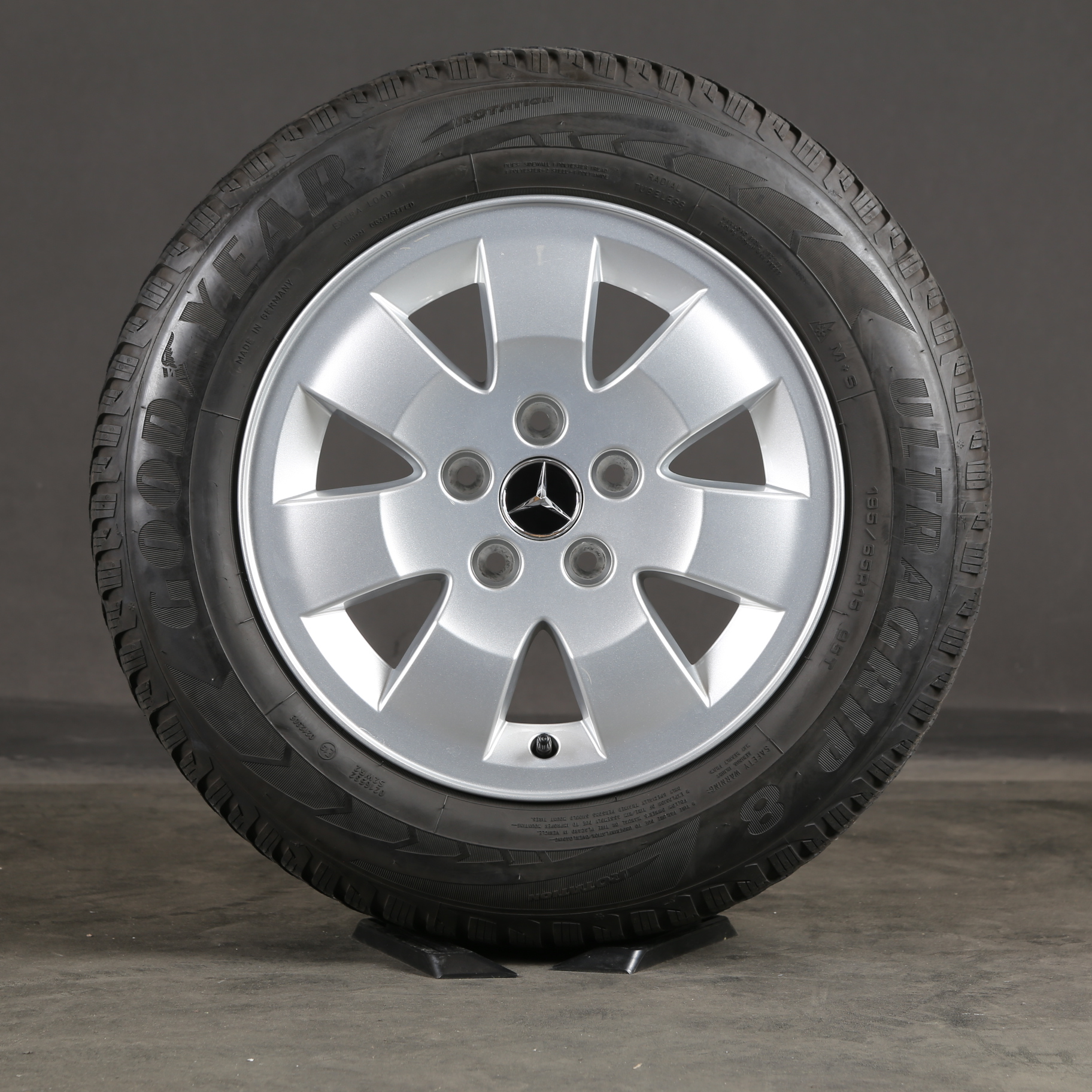 Llantas de invierno de 15 pulgadas Mercedes Benz Citan W415 A4154010900 Neumáticos de invierno