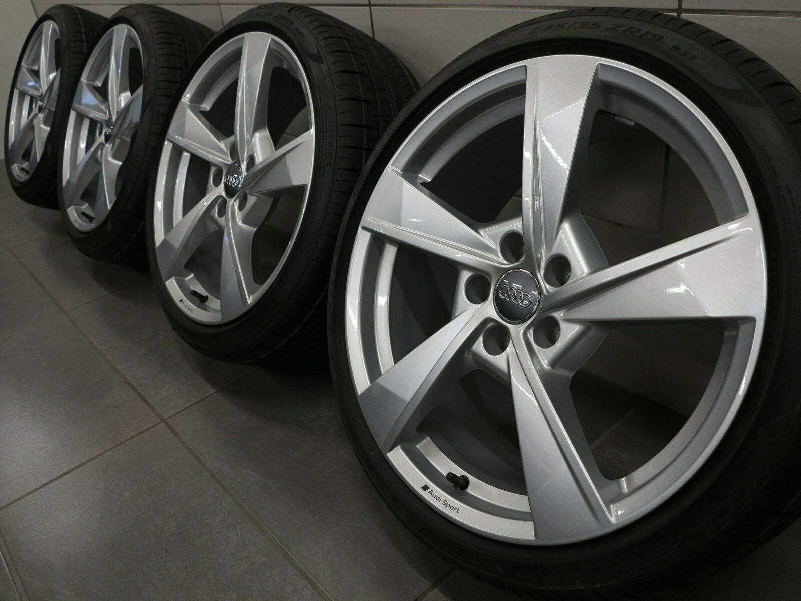 19 pouces roues d'été Audi A4 S4 B9 8W0601025ES Audi Sport Torsio jantes en aluminium