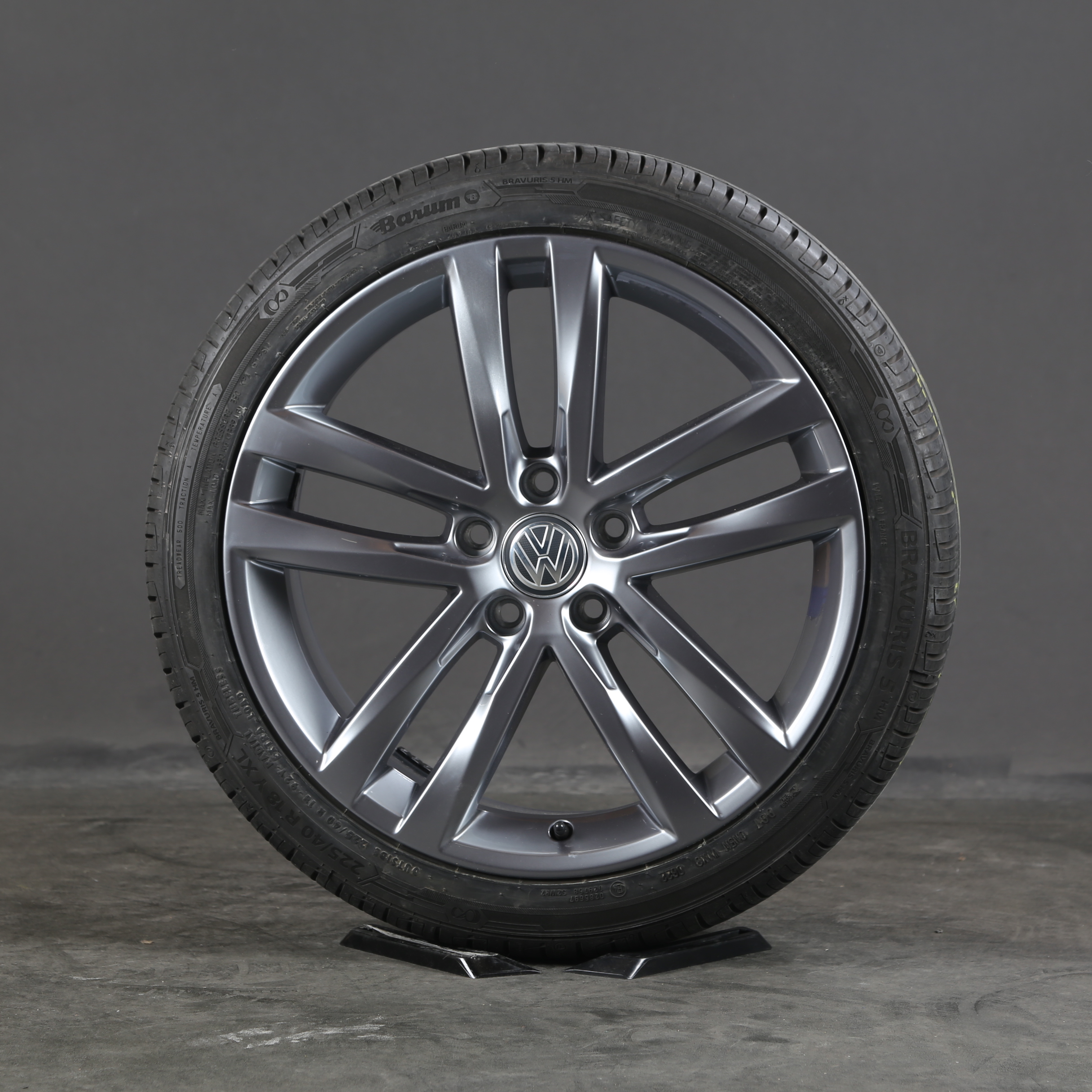18 inch summer wheels original VW Golf 7 VII 5G0601025AF Salvador summer tires