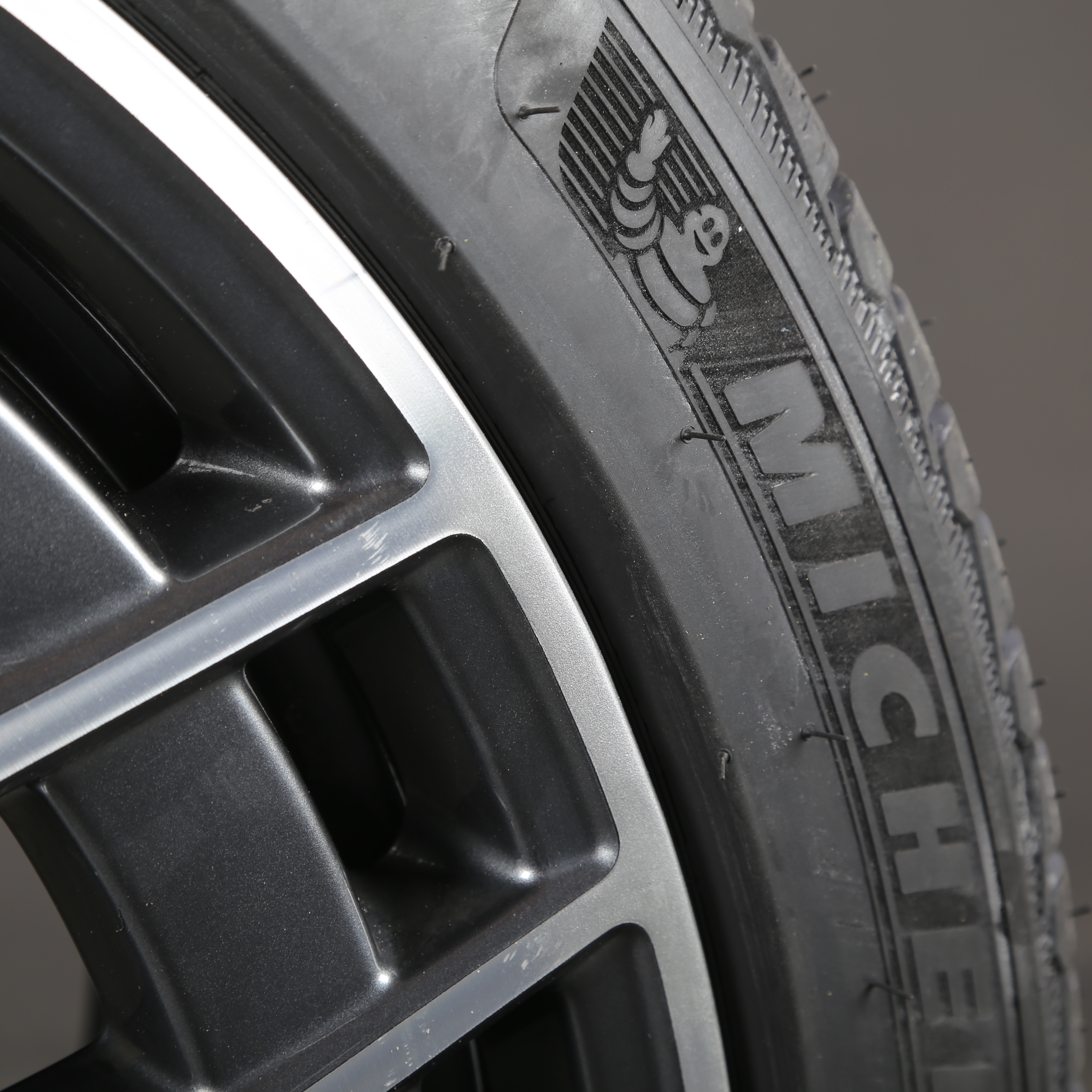 20 pouces roues d'hiver d'origine Mercedes SL AMG R232 A2324012100 pneus d'hiver
