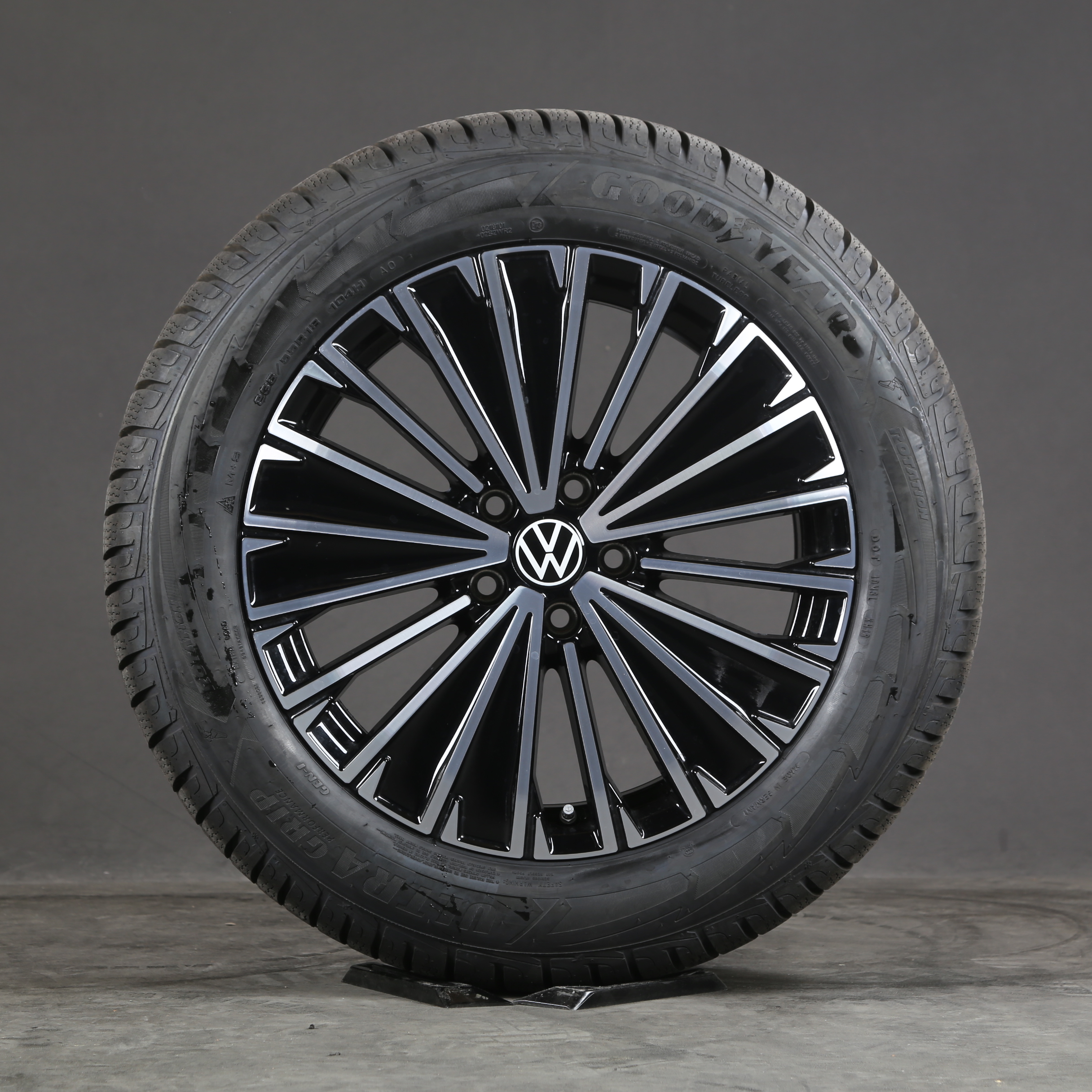 18 inch winter wheels original VW Tiguan III 3 Napoli 571601025K winter tires