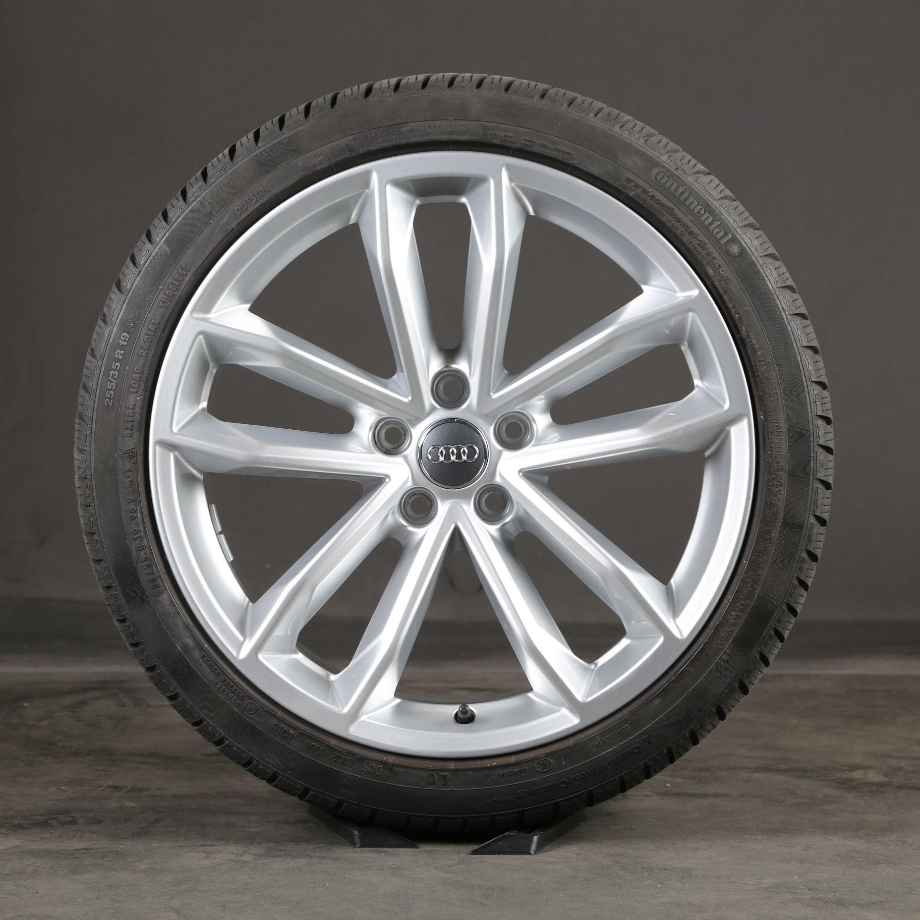 19 pouces roues d'hiver d'origine Audi A5 S5 F5 8W0601025DG S-Line Cavo pneus d'hiver