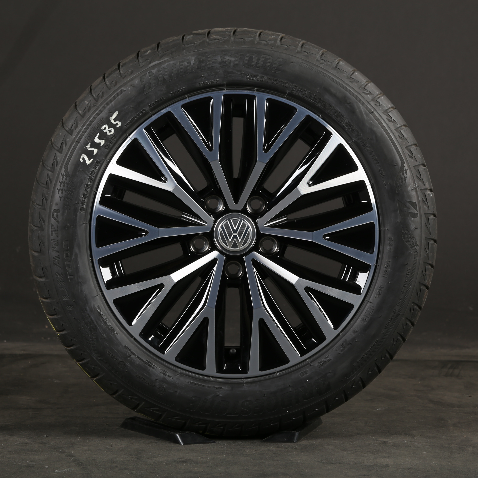 16 inch summer wheels original VW Golf VII 7 5GM601025E summer tyres