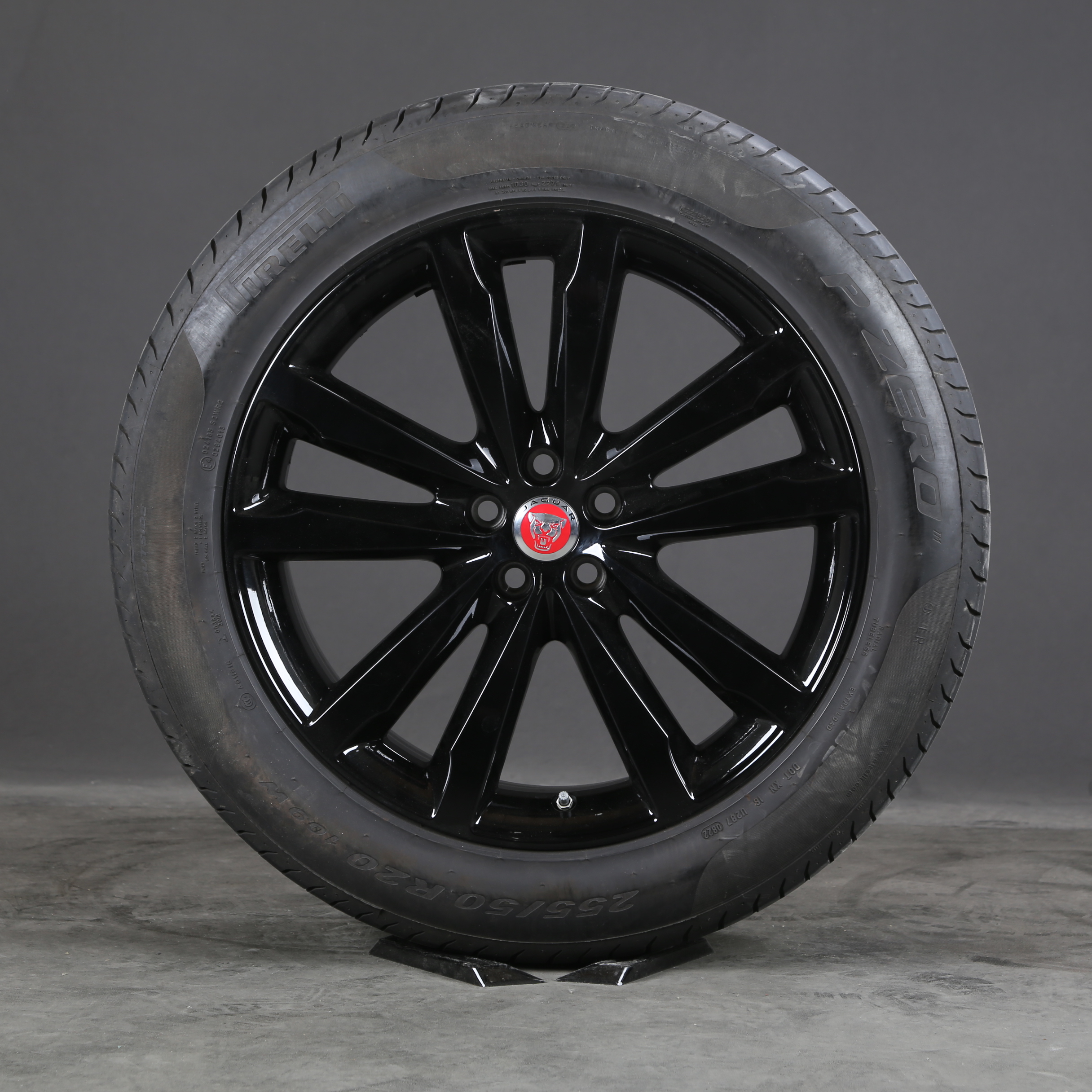 Neumáticos de verano de 20 pulgadas originales Jaguar F-Pace HK8M-1007-GA Venom